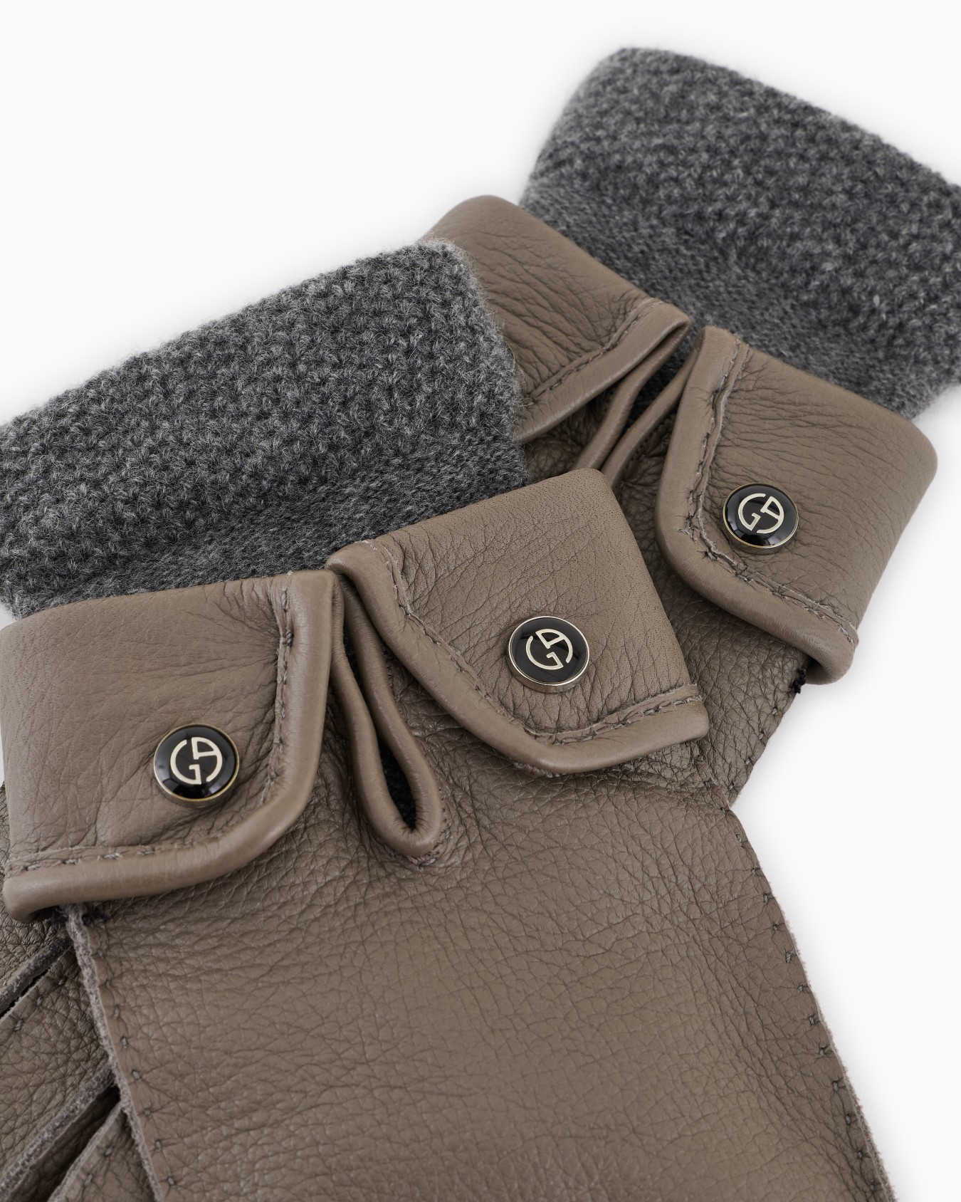Deerskin leather gloves Slide 1