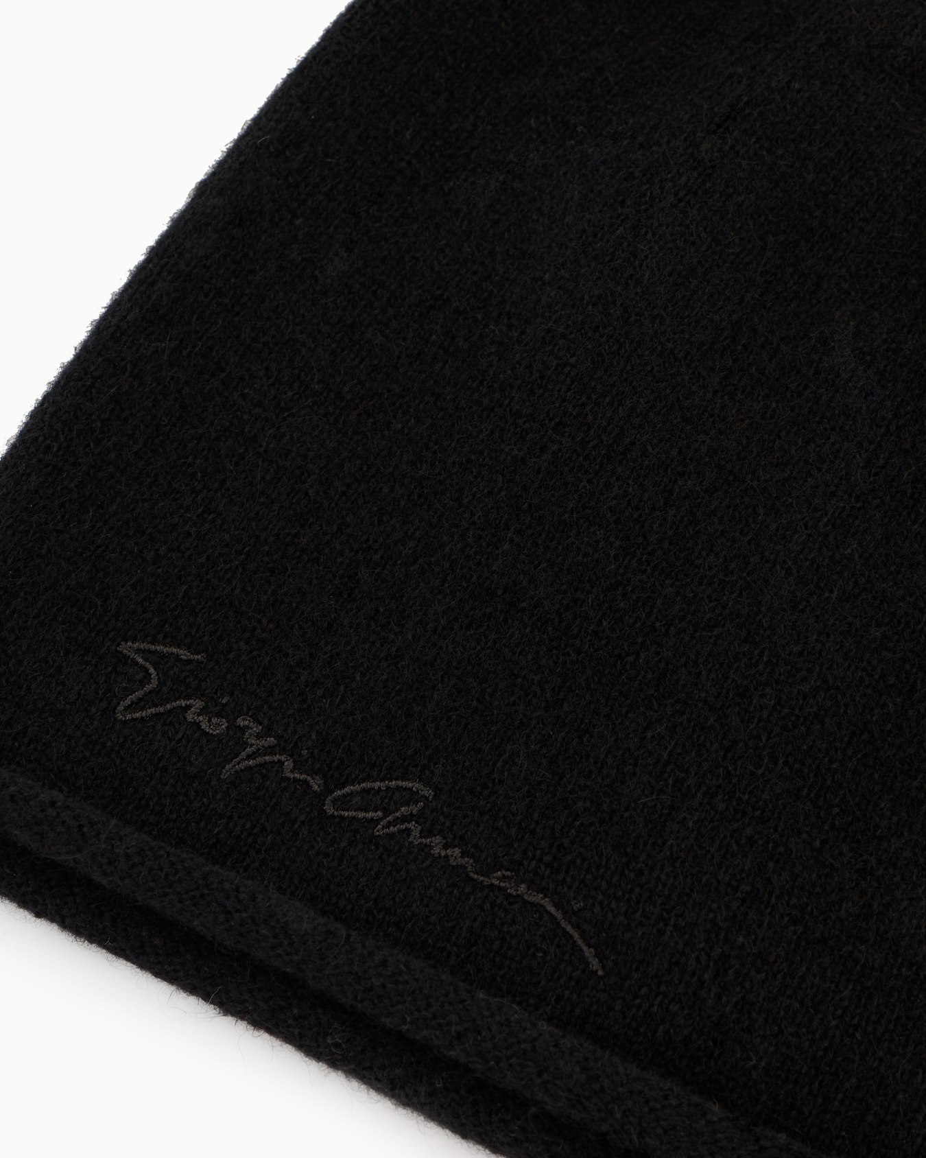 Beanie in cashmere Slide 2