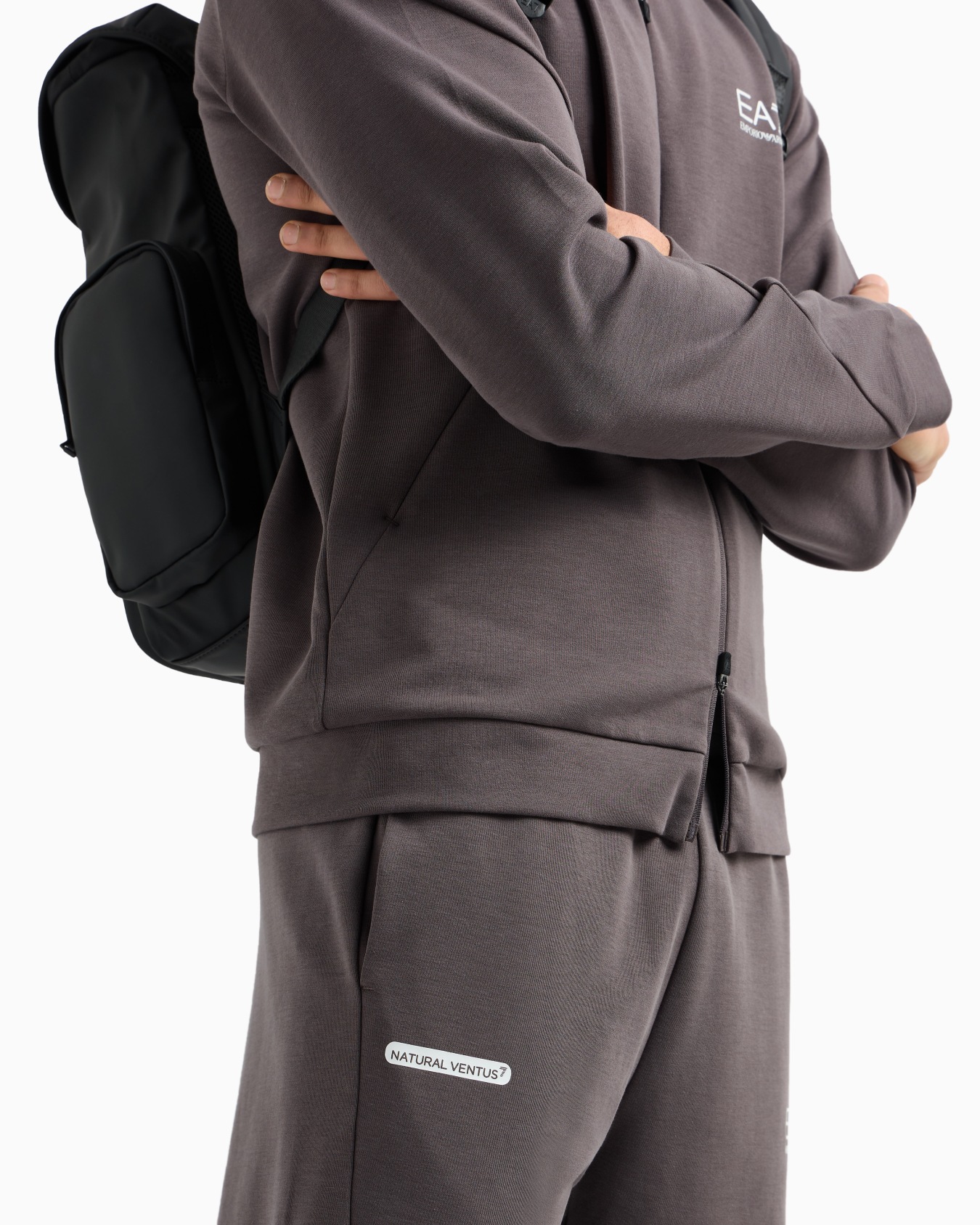 Dynamic Athlete tracksuit in Natural VENTUS7 technical fabric Slide 3