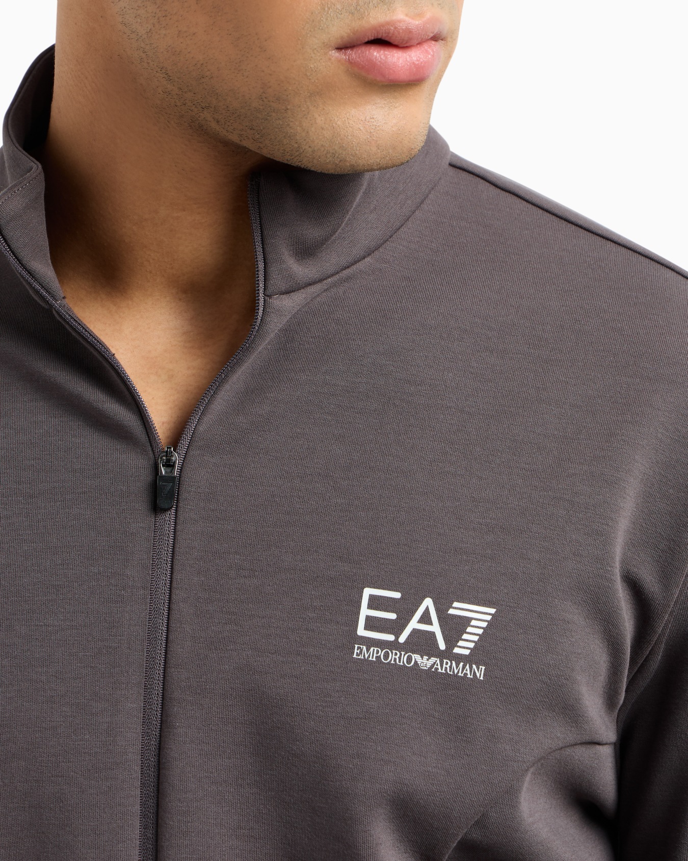 Dynamic Athlete tracksuit in Natural VENTUS7 technical fabric Slide 4