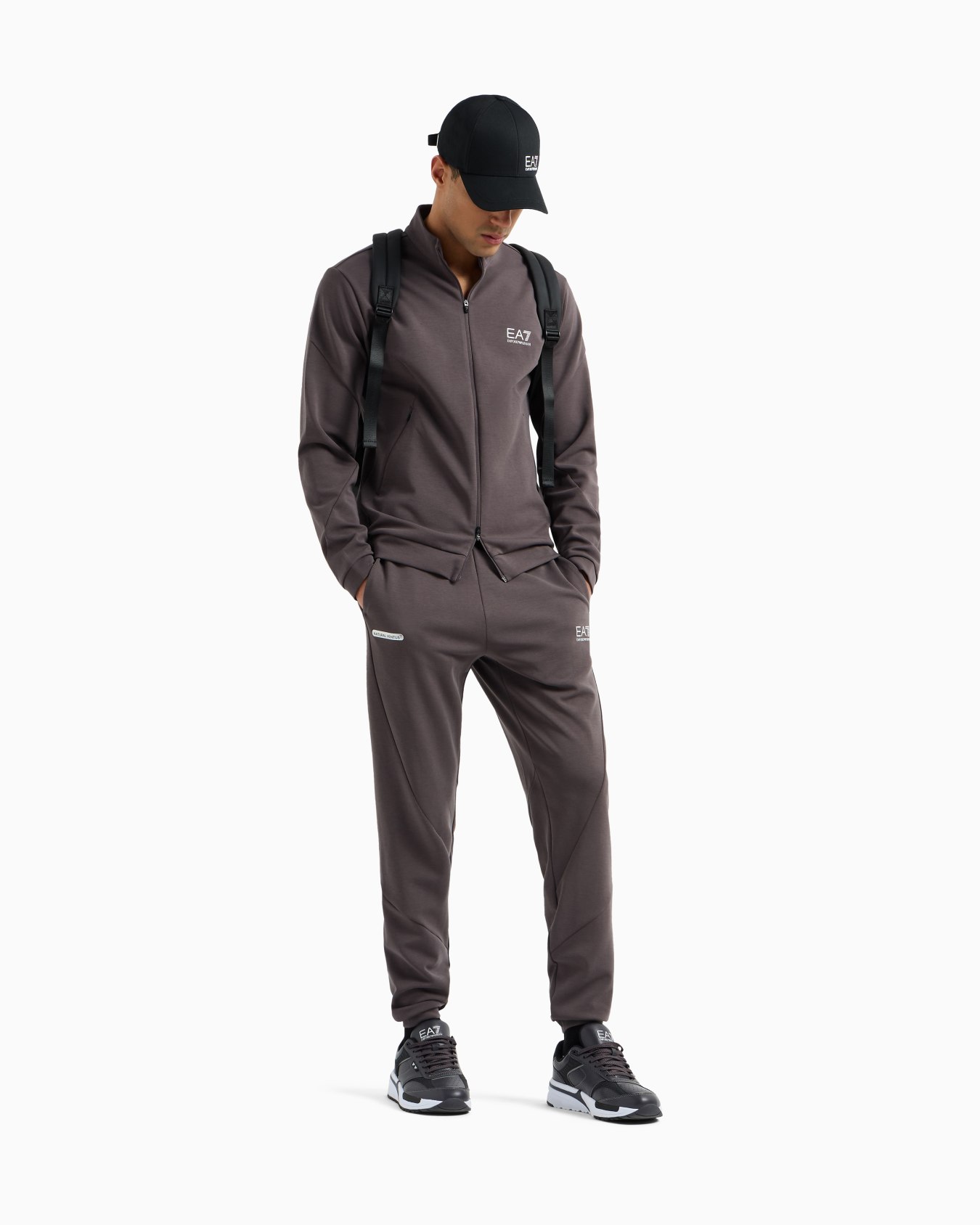 Dynamic Athlete tracksuit in Natural VENTUS7 technical fabric Slide 1