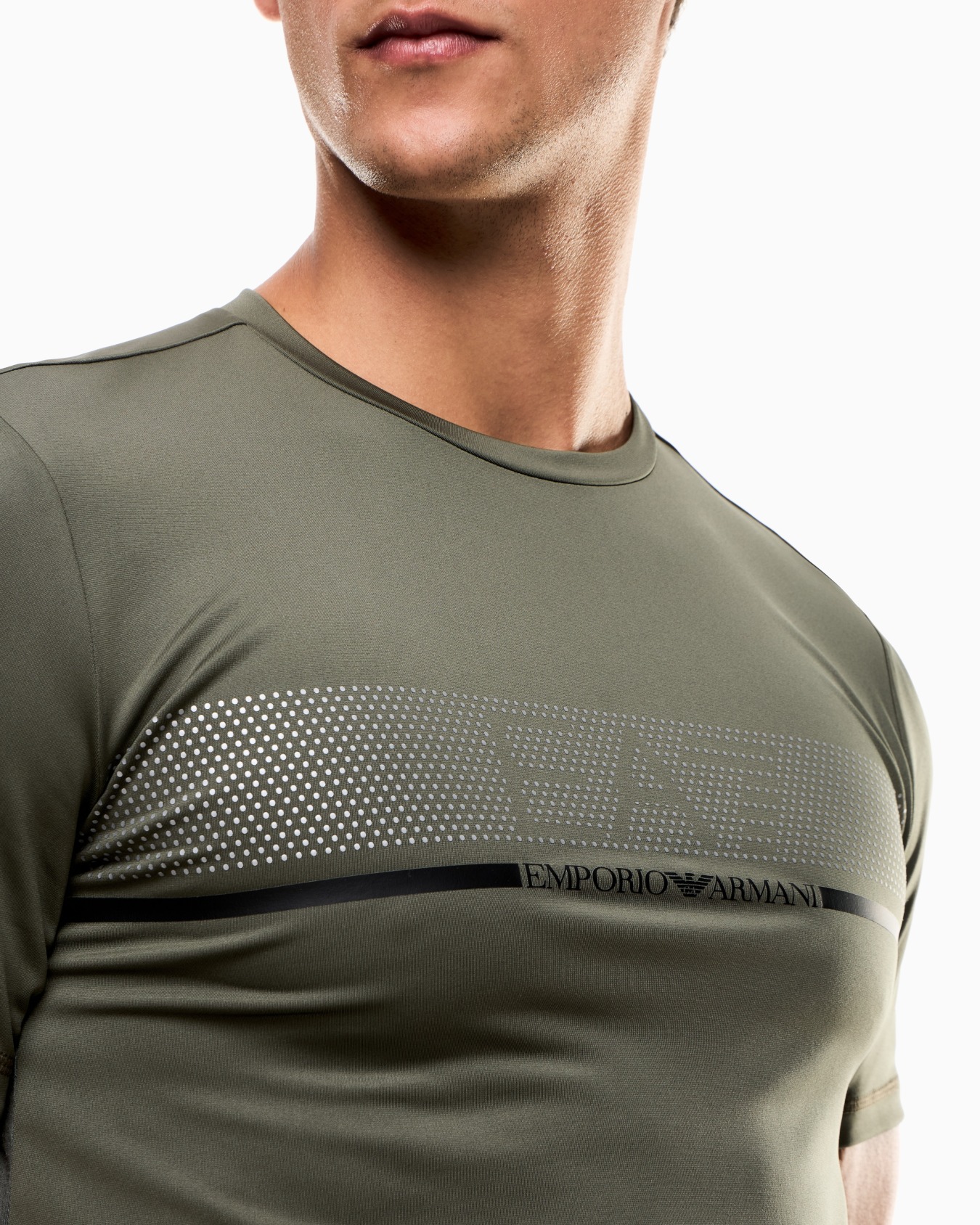 Dynamic Athlete crew-neck T-shirt in VIGOR7 technical fabric Slide 4