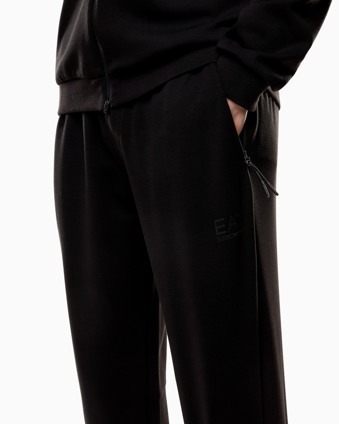 Dynamic Athlete tracksuit in Natural VENTUS7 technical fabric  Slide 4