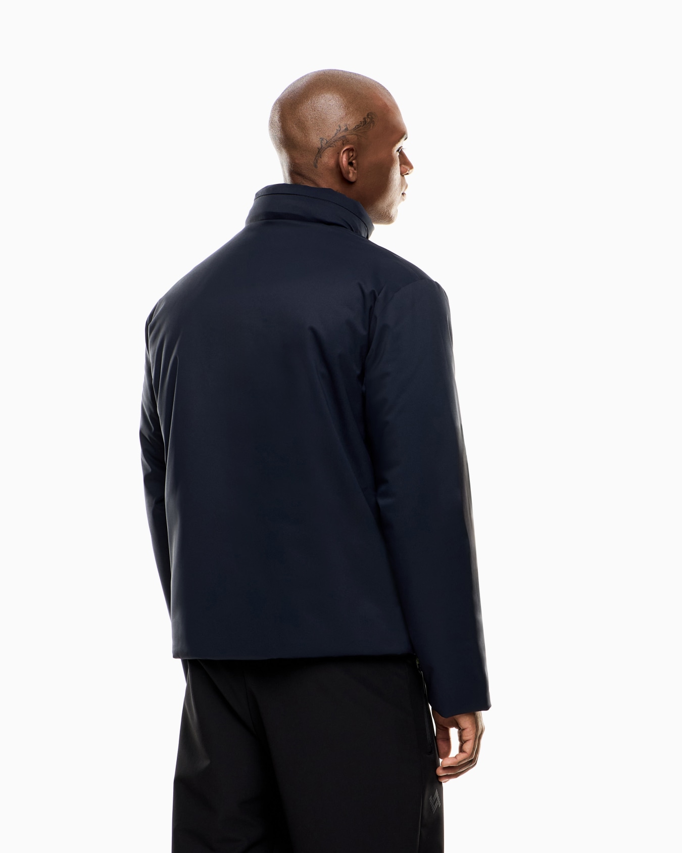 Veste rembourrée en tissu recyclé avec capuche Diapositive 2