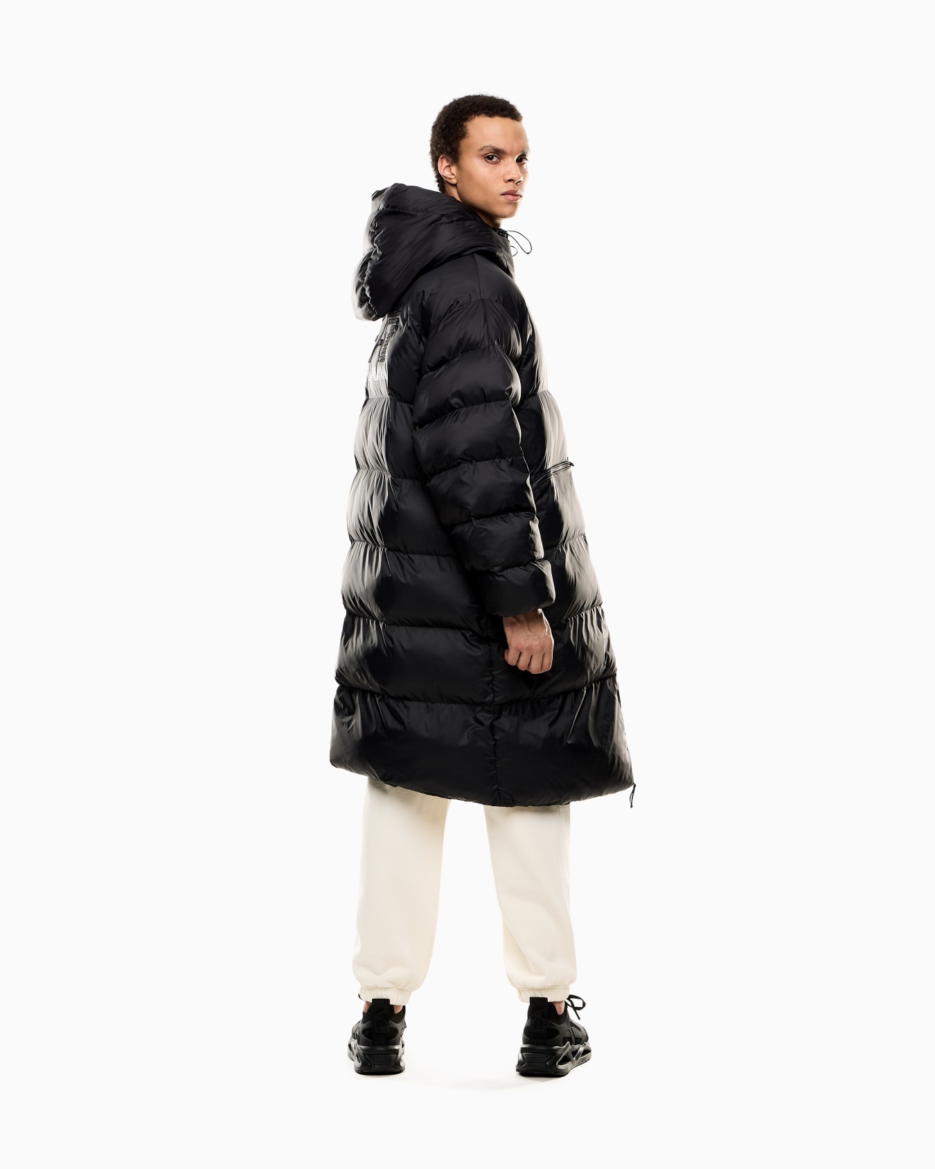 Parka rembourrée à capuche en tissu technique Diapositive 2