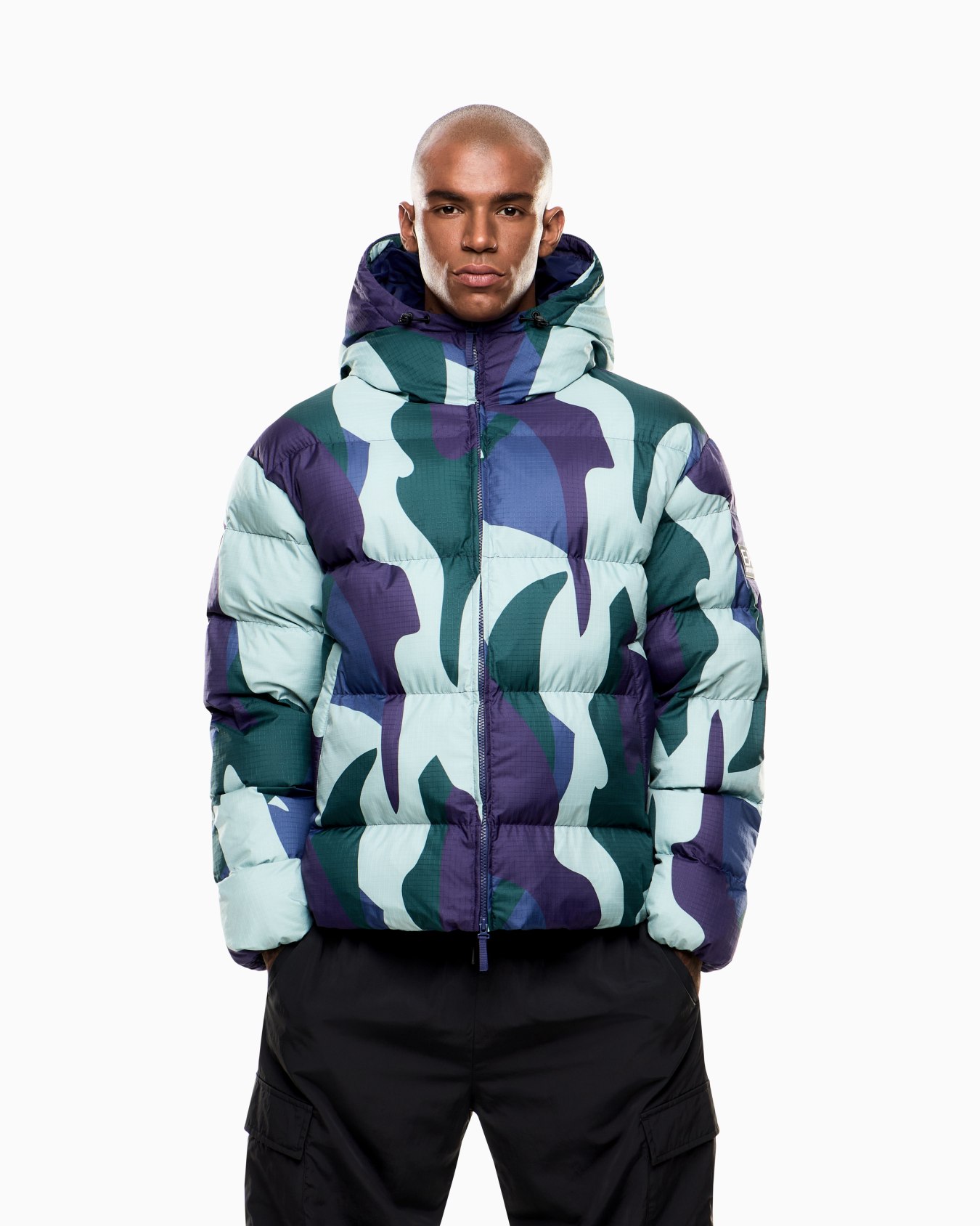 Iridescent nylon padded jacket with hood Slide 4
