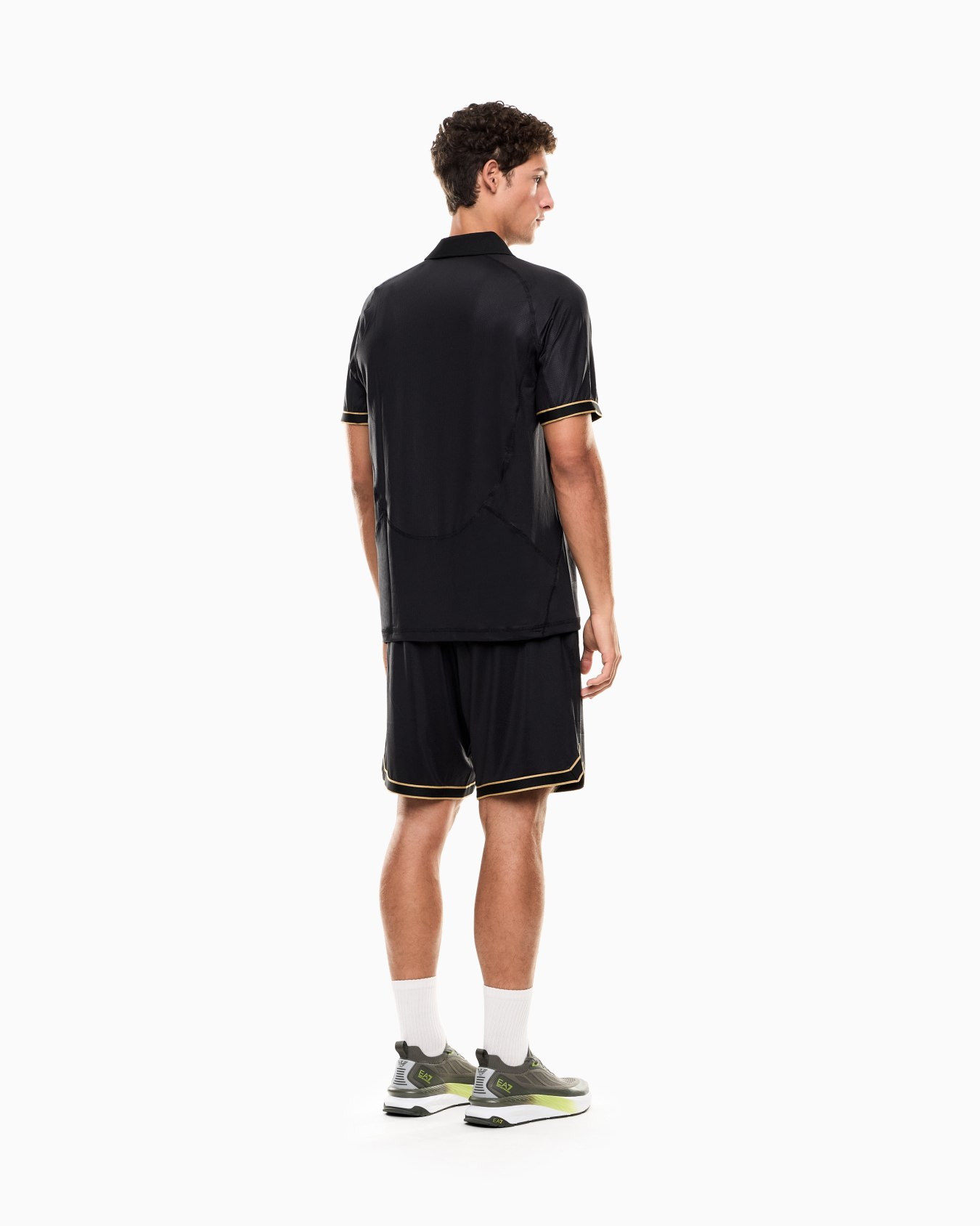 Soccer T-shirt and shorts set in jacquard jersey Slide 2