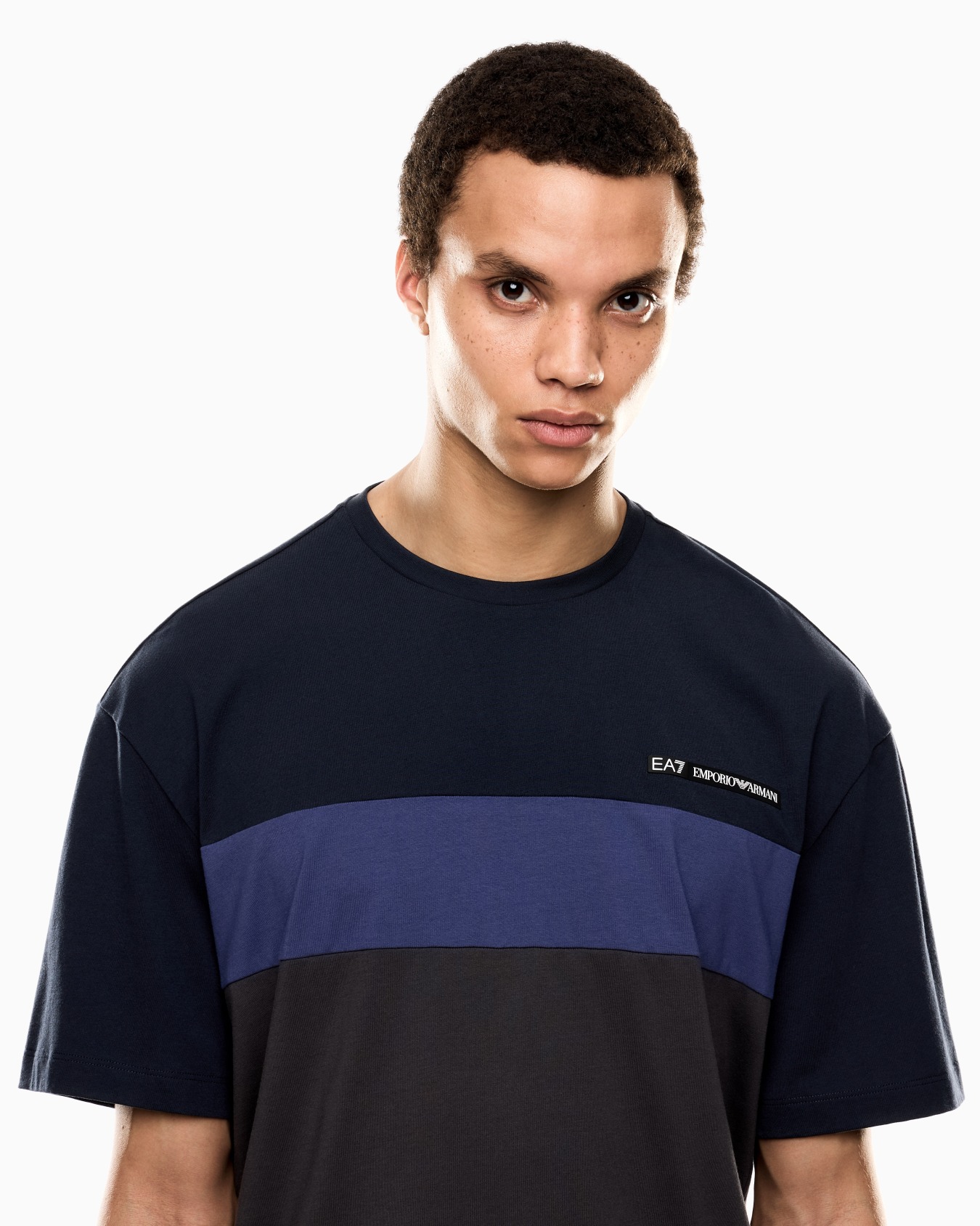 Camiseta de cuello redondo de mezcla de algodón Athletic Colour Block Diapositiva 4