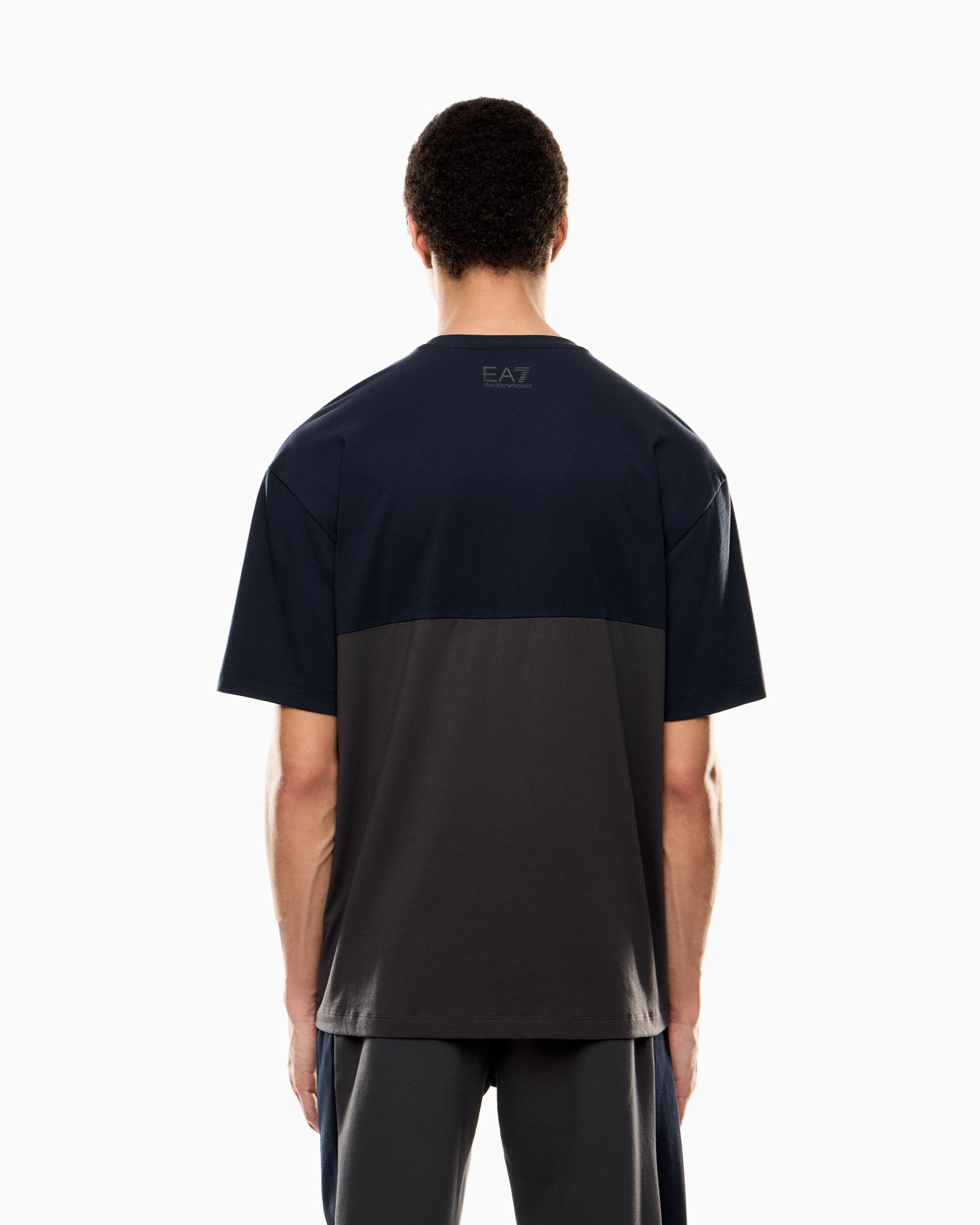 Camiseta de cuello redondo de mezcla de algodón Athletic Colour Block Diapositiva 2