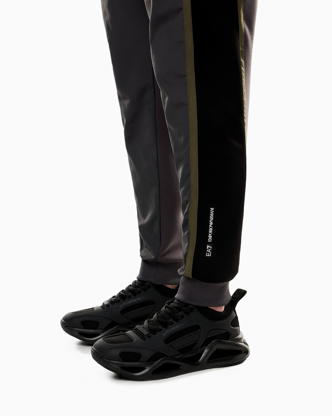 Athletic Colour Block joggers in a nylon and viscose blend Slide 4
