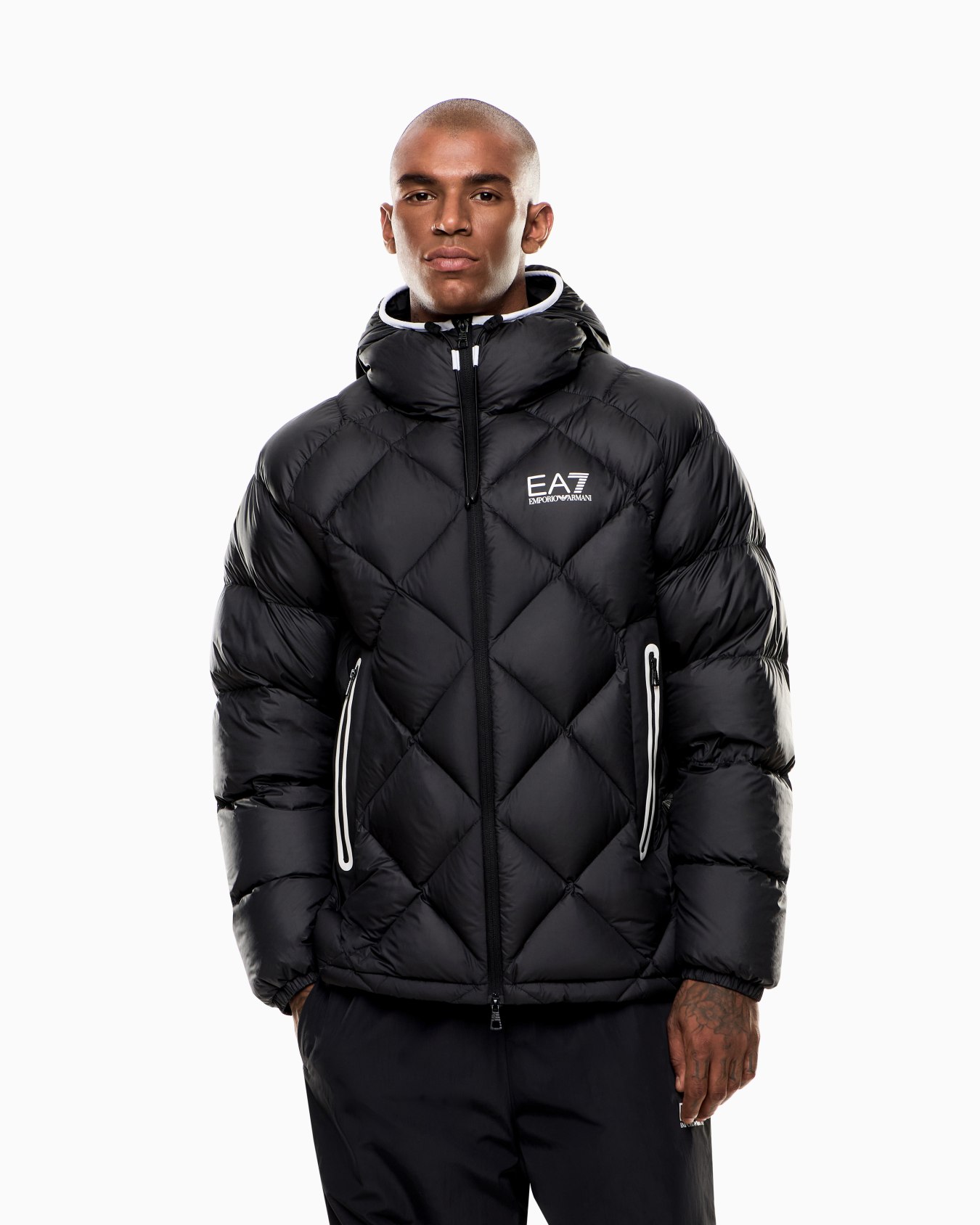 Down jacket with hood in technical fabric Slide 3