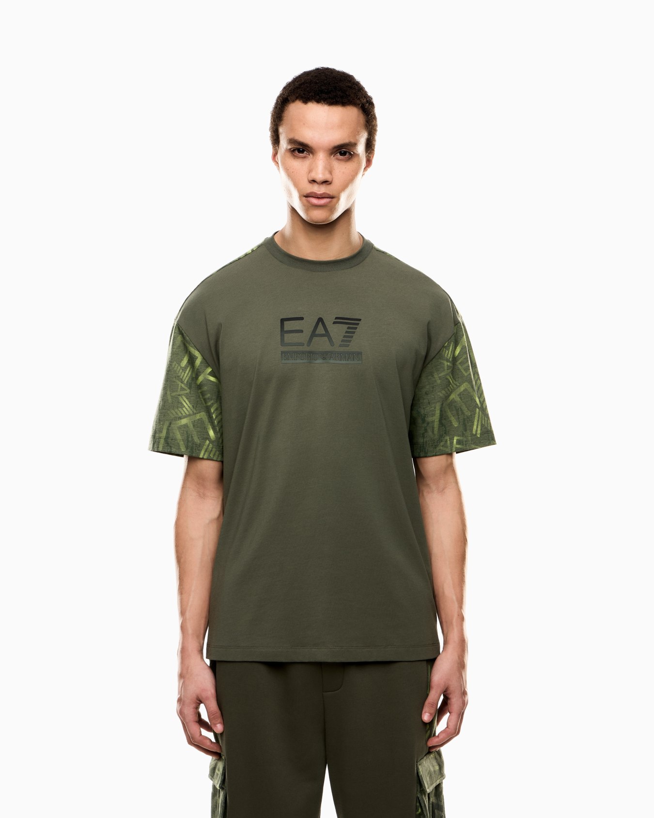 Graphic Series cotton-jersey crew-neck T-shirt Slide 3
