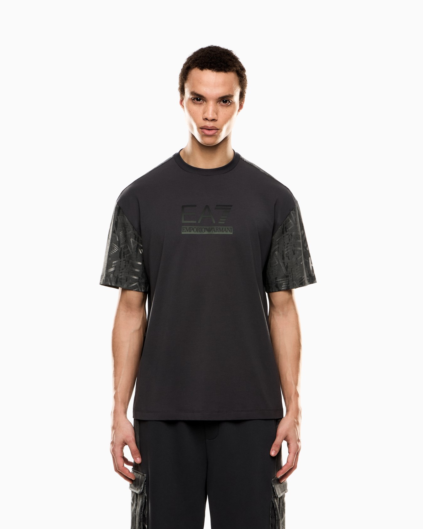 Graphic Series cotton-jersey crew-neck T-shirt Slide 3