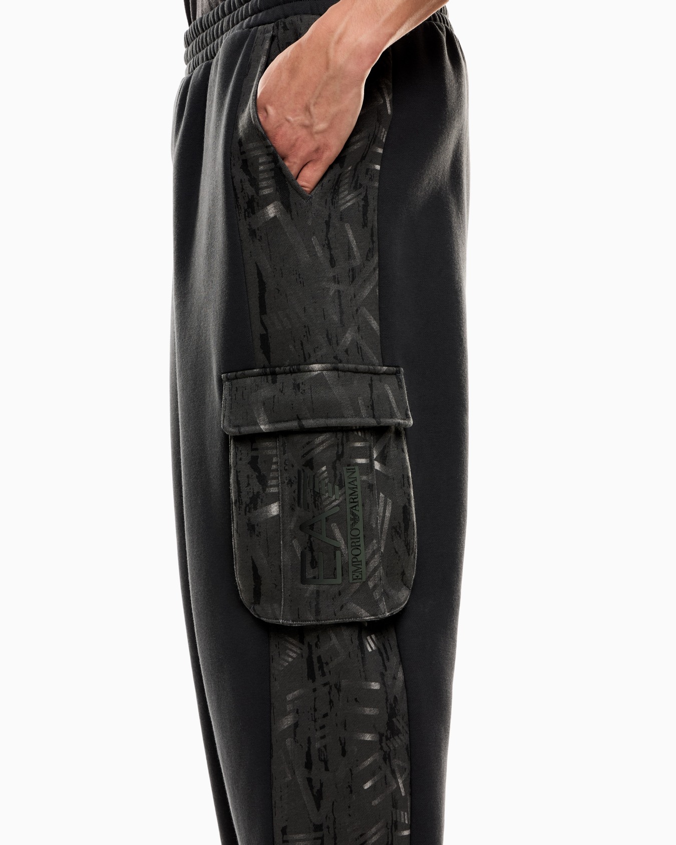 Graphic Series cotton jersey cargo trousers Slide 4