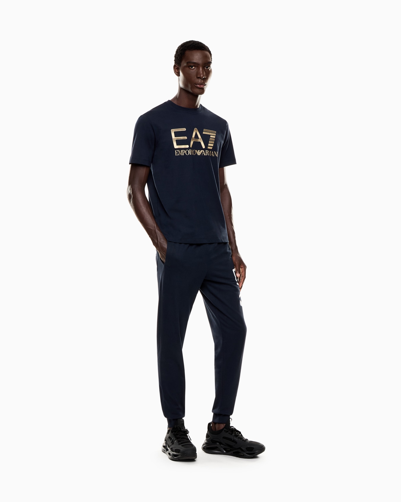 Logo Series cotton T-shirt with oversized logo Slide 1