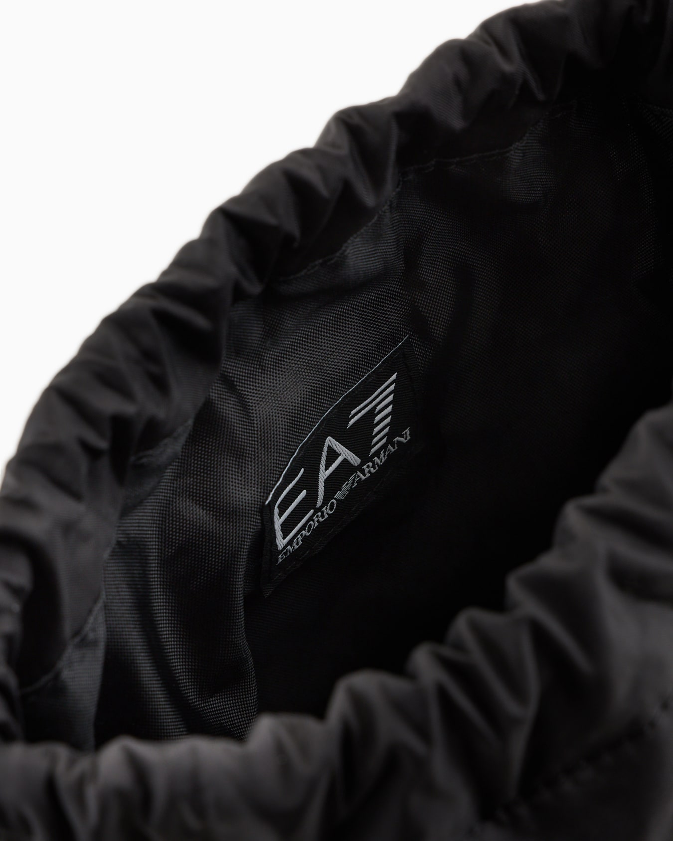 Mini sac seau en tissu technique avec bandoulière Diapositive 3