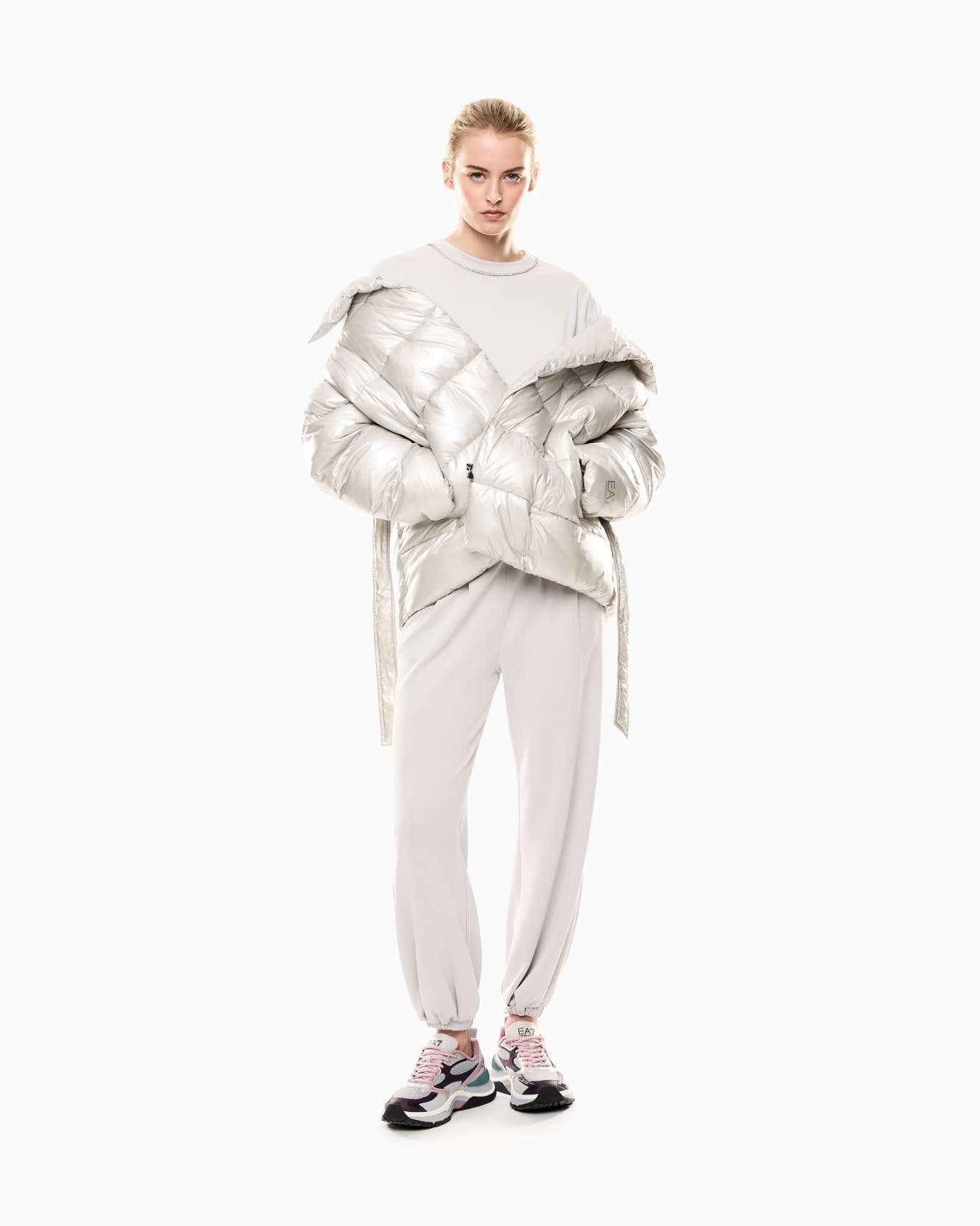 Precious padded jacket in pearlescent-effect nylon Slide 1