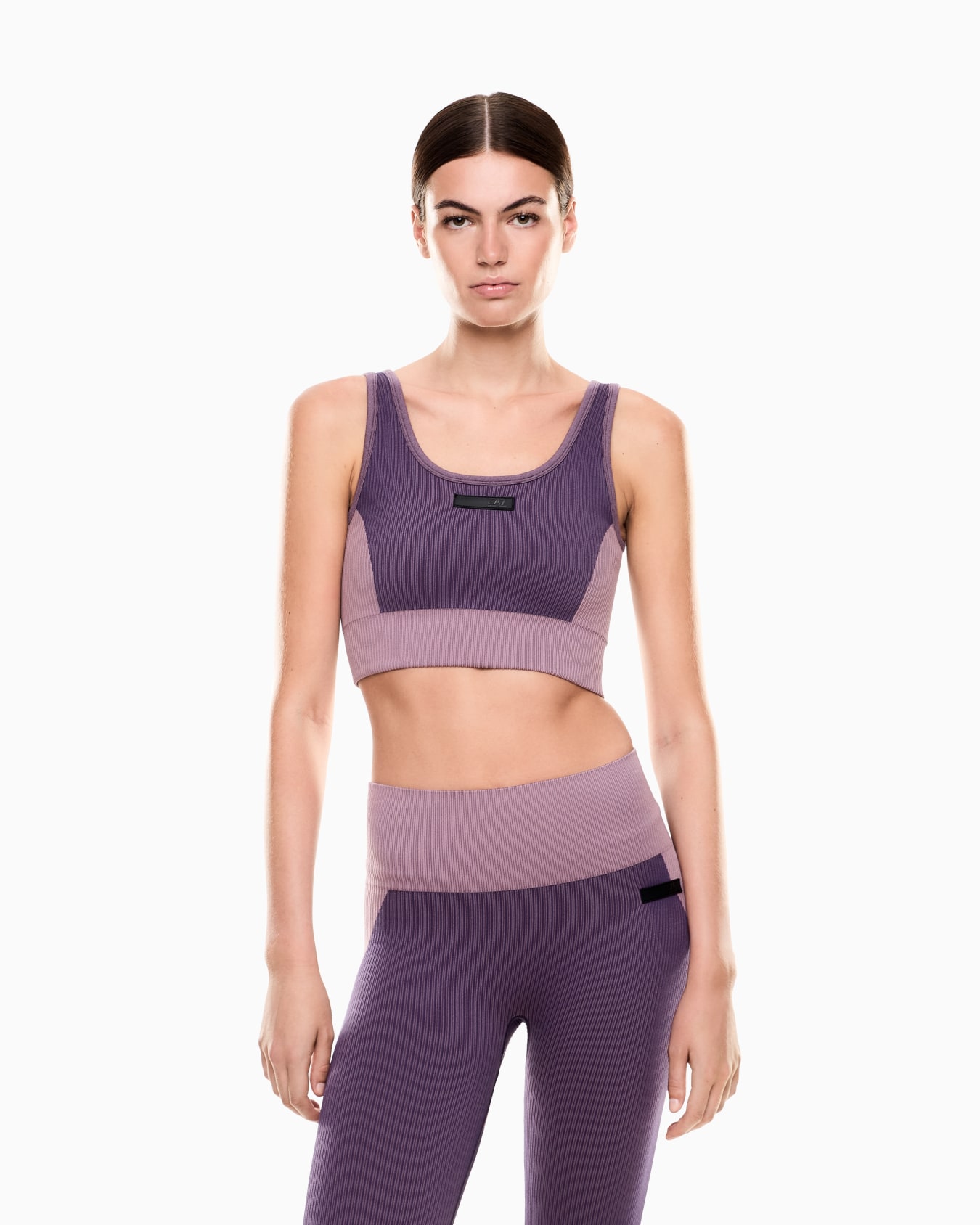Dynamic Athlete seamless sports bra in VIGOR7 technical fabric Slide 3