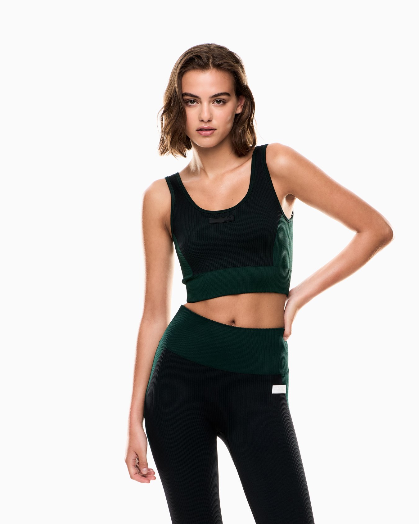 Dynamic Athlete seamless sports bra in VIGOR7 technical fabric Slide 3