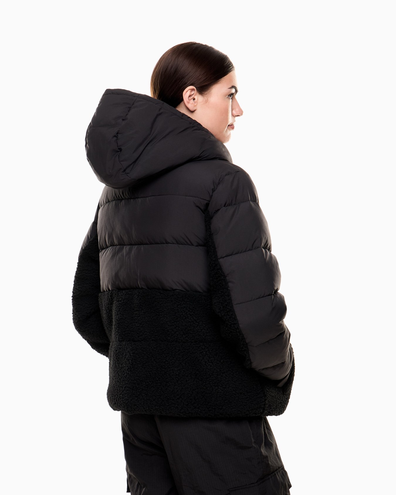 Veste rembourrée en nylon avec détails en tissu effet peluche Diapositive 2