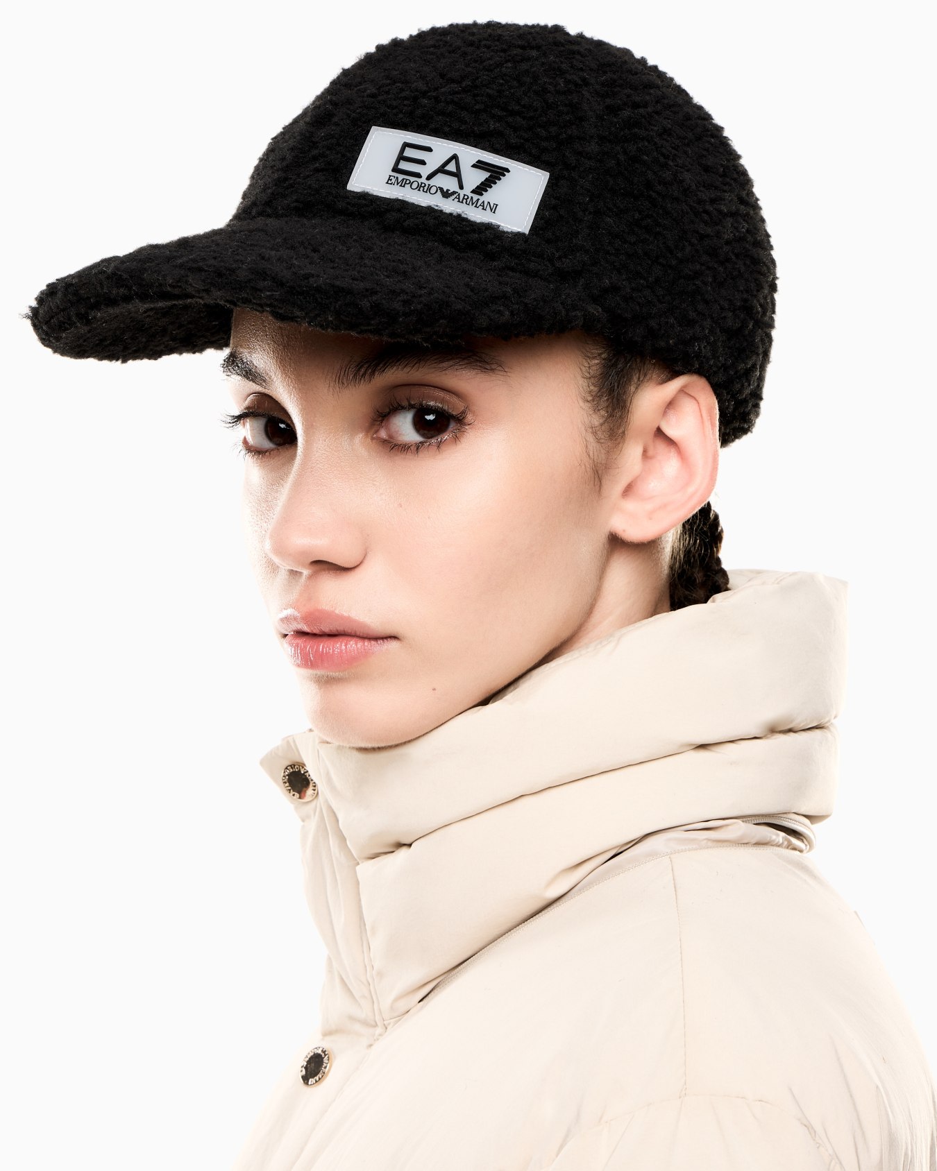 Contemporary Sport baseball cap in teddy-effect fabric Slide 2