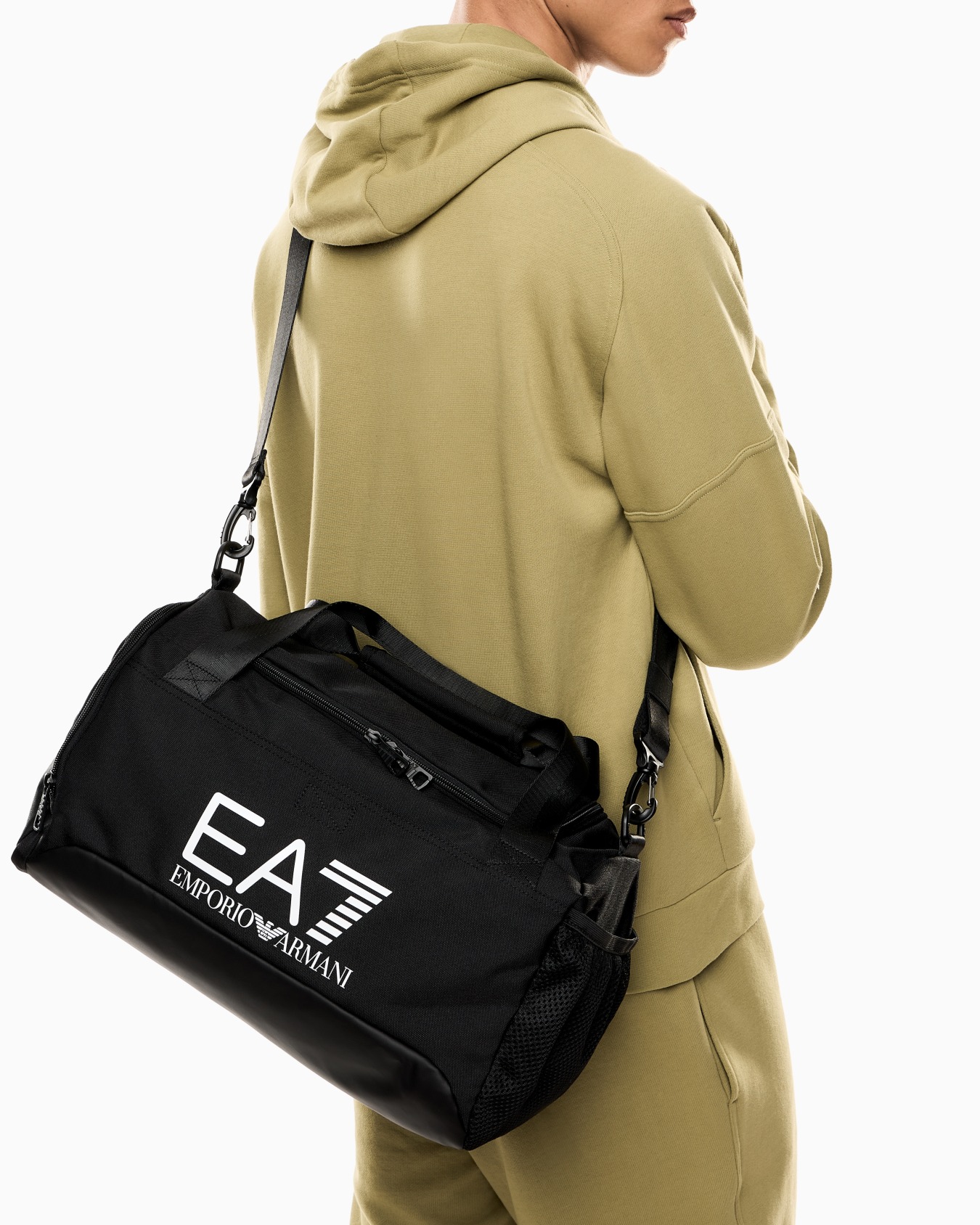 Train Core small gym bag with oversized EA7 logo Slide 6