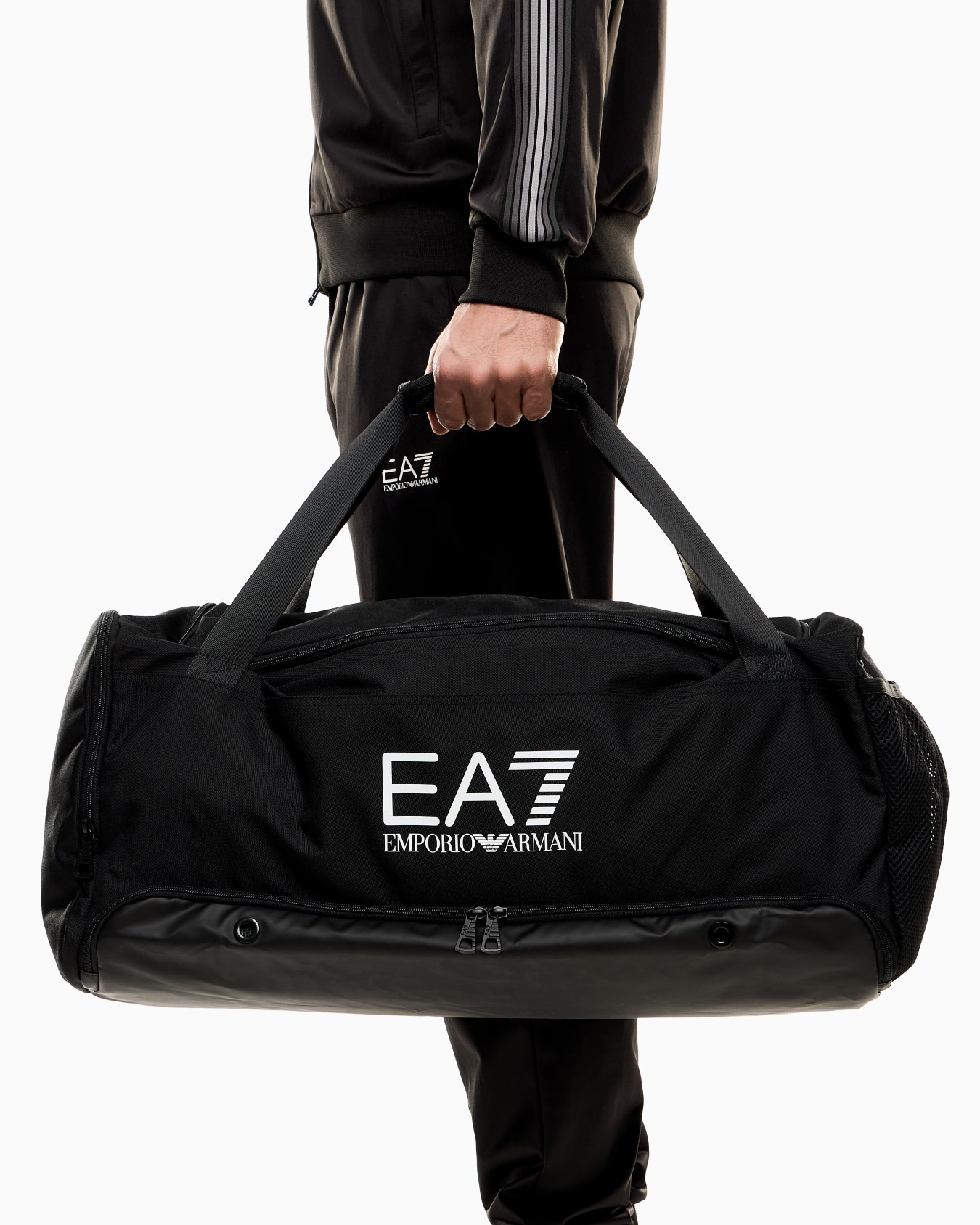 Train Core large gym bag with oversized EA7 logo Slide 5