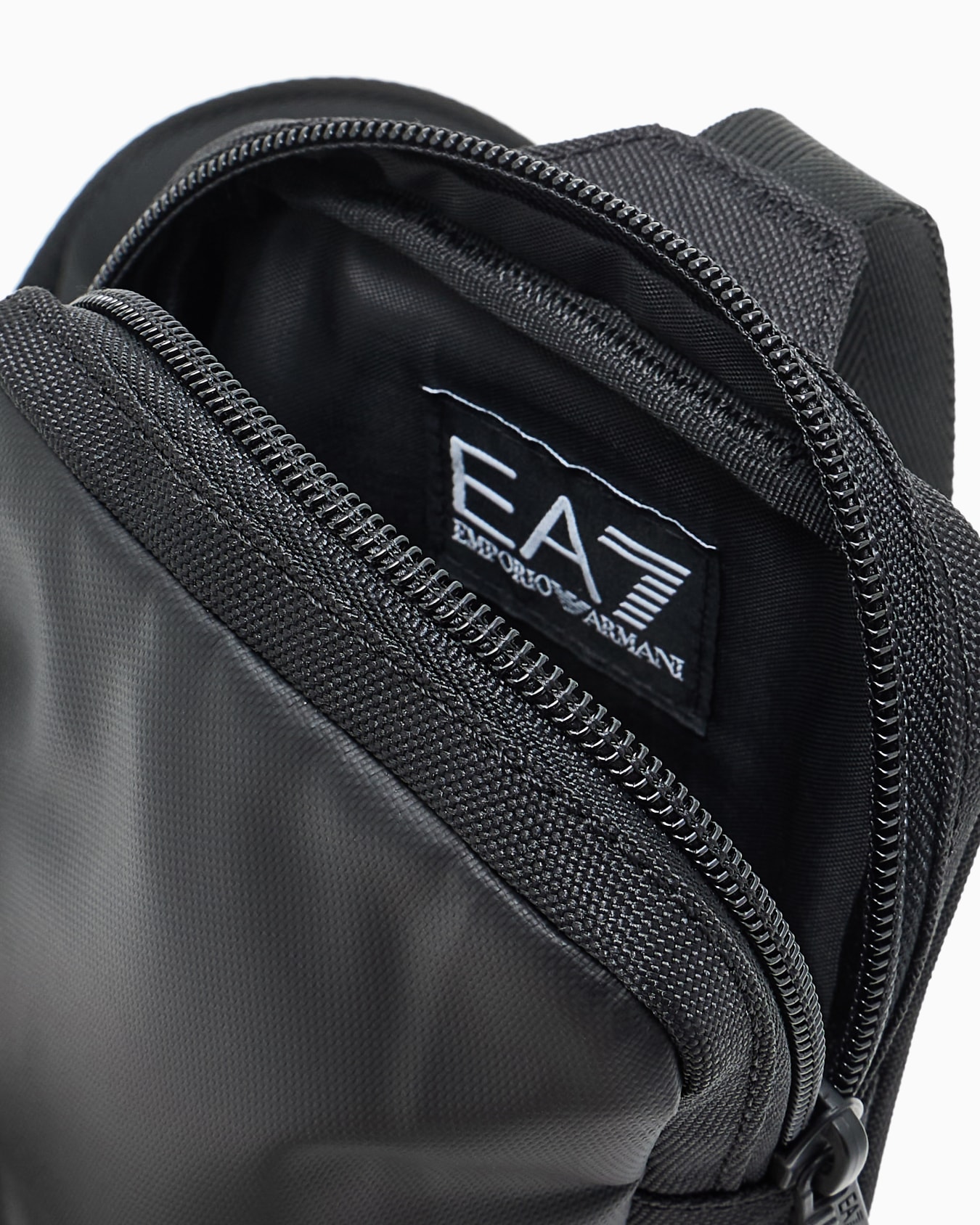 Train Core small cross-body bag with oversized EA7 logo Slide 3