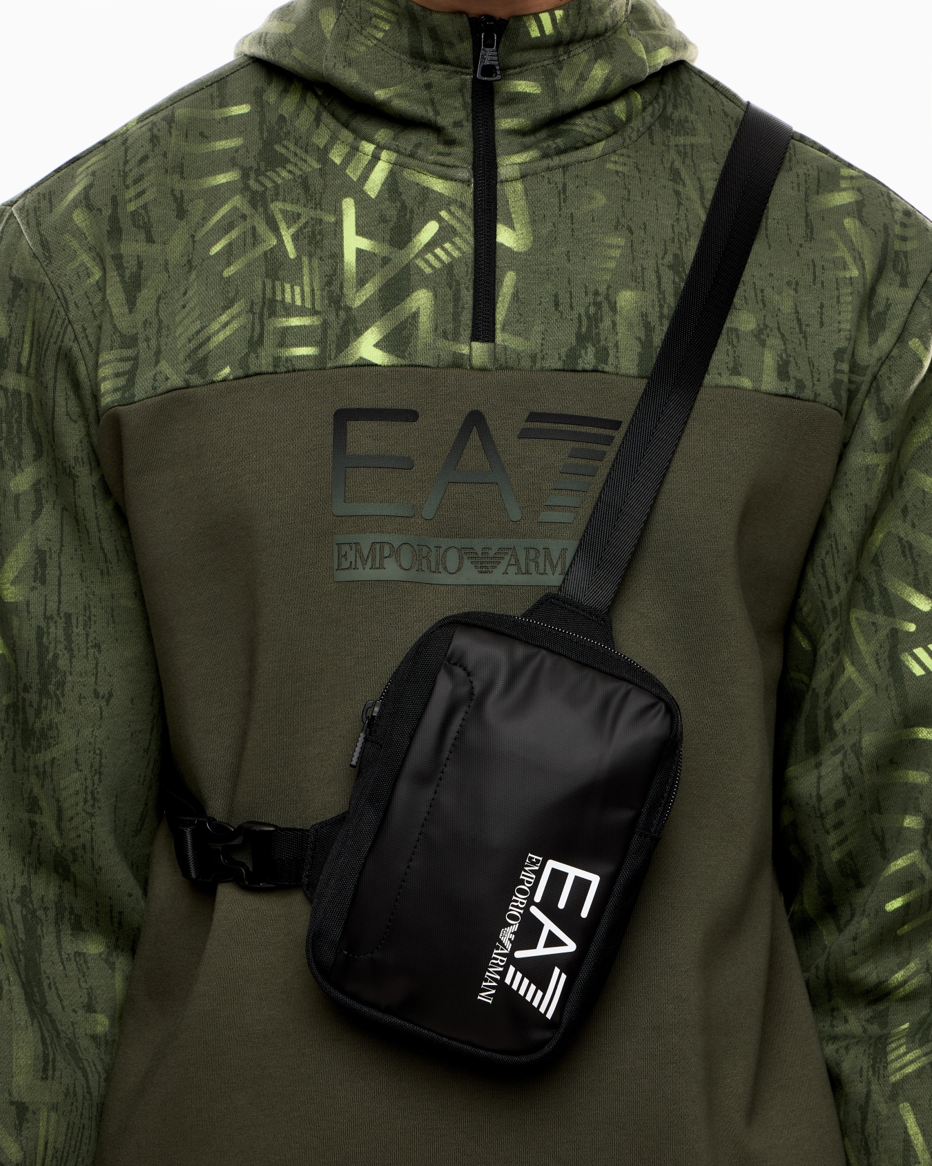 Train Core small cross-body bag with oversized EA7 logo Slide 5