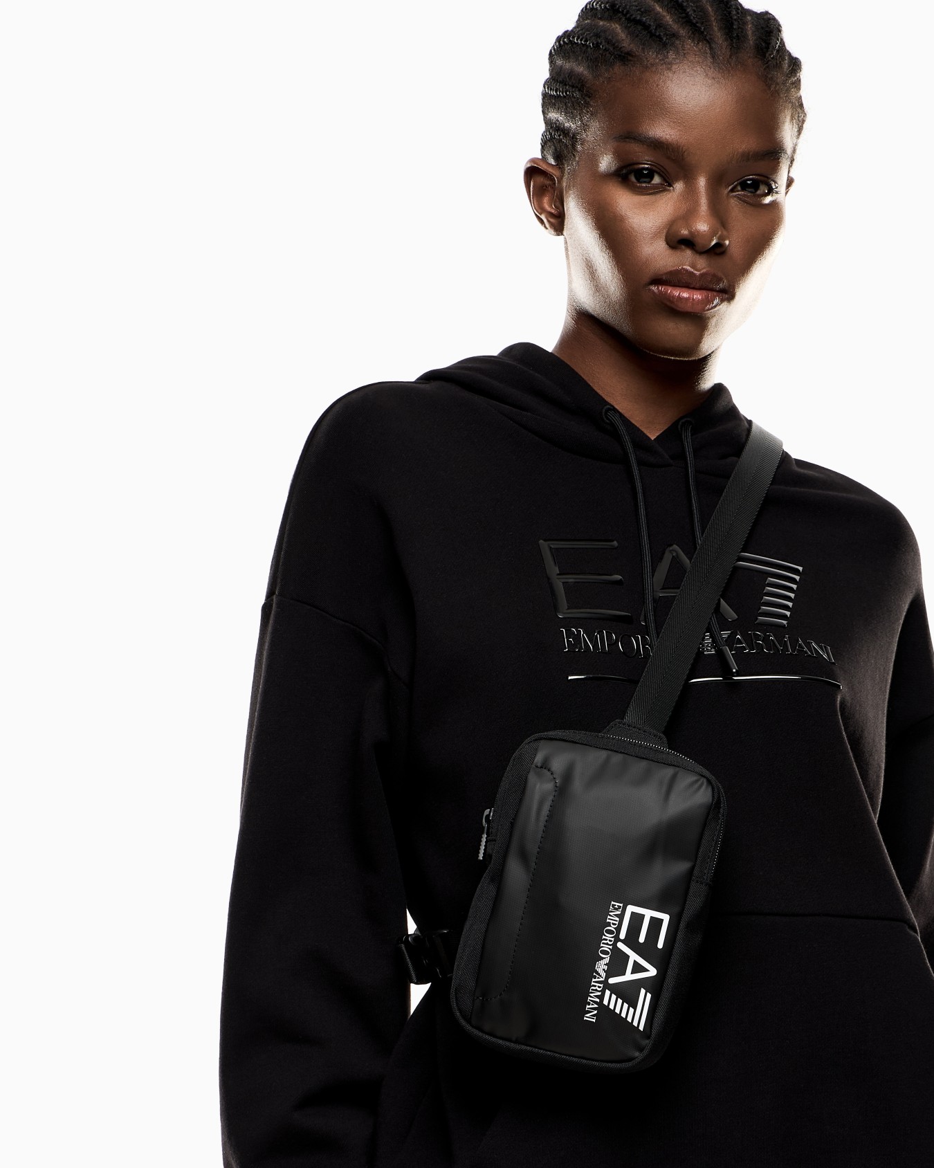 Train Core small cross-body bag with oversized EA7 logo Slide 6