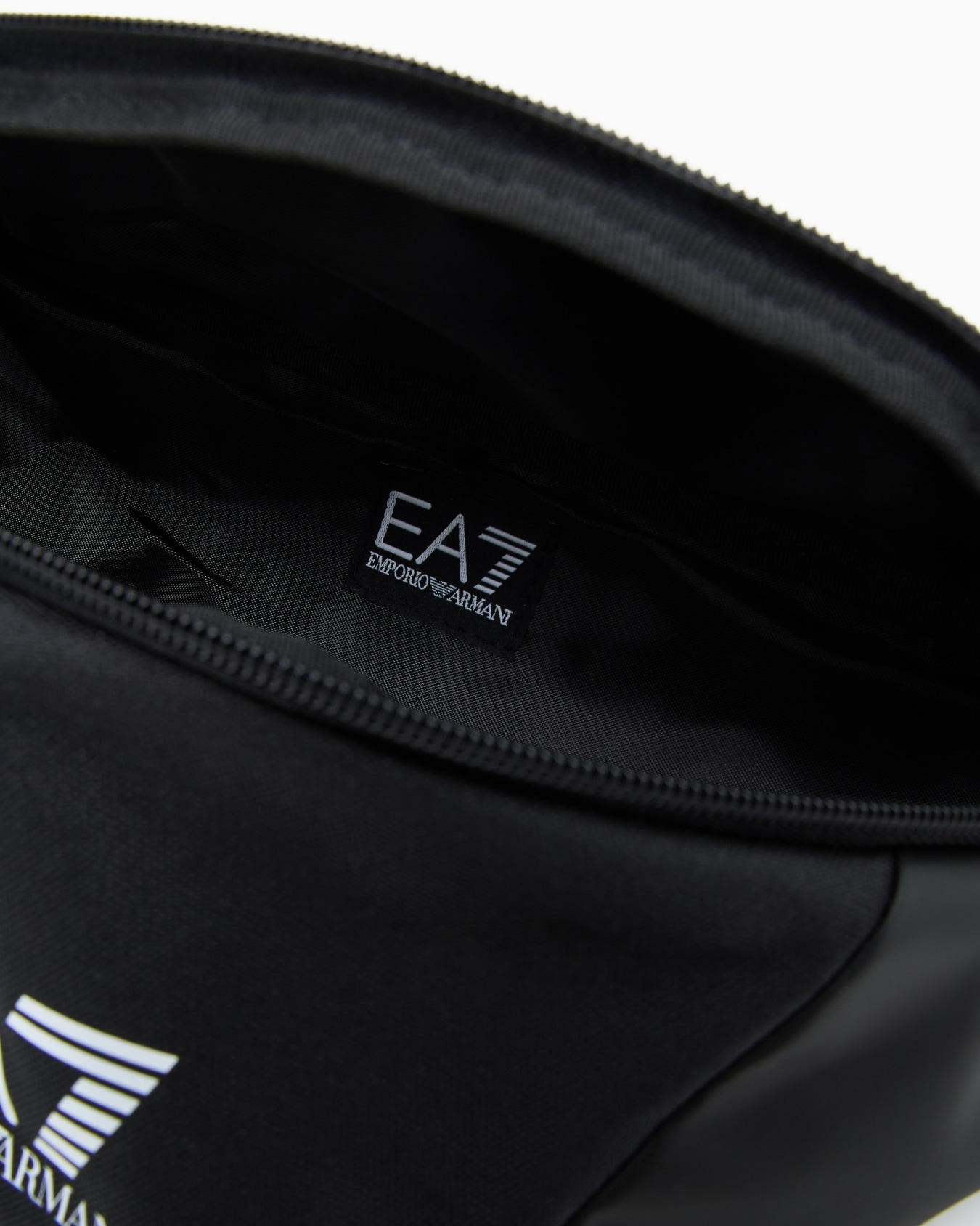 Train Core belt bag with EA7 logo Slide 3