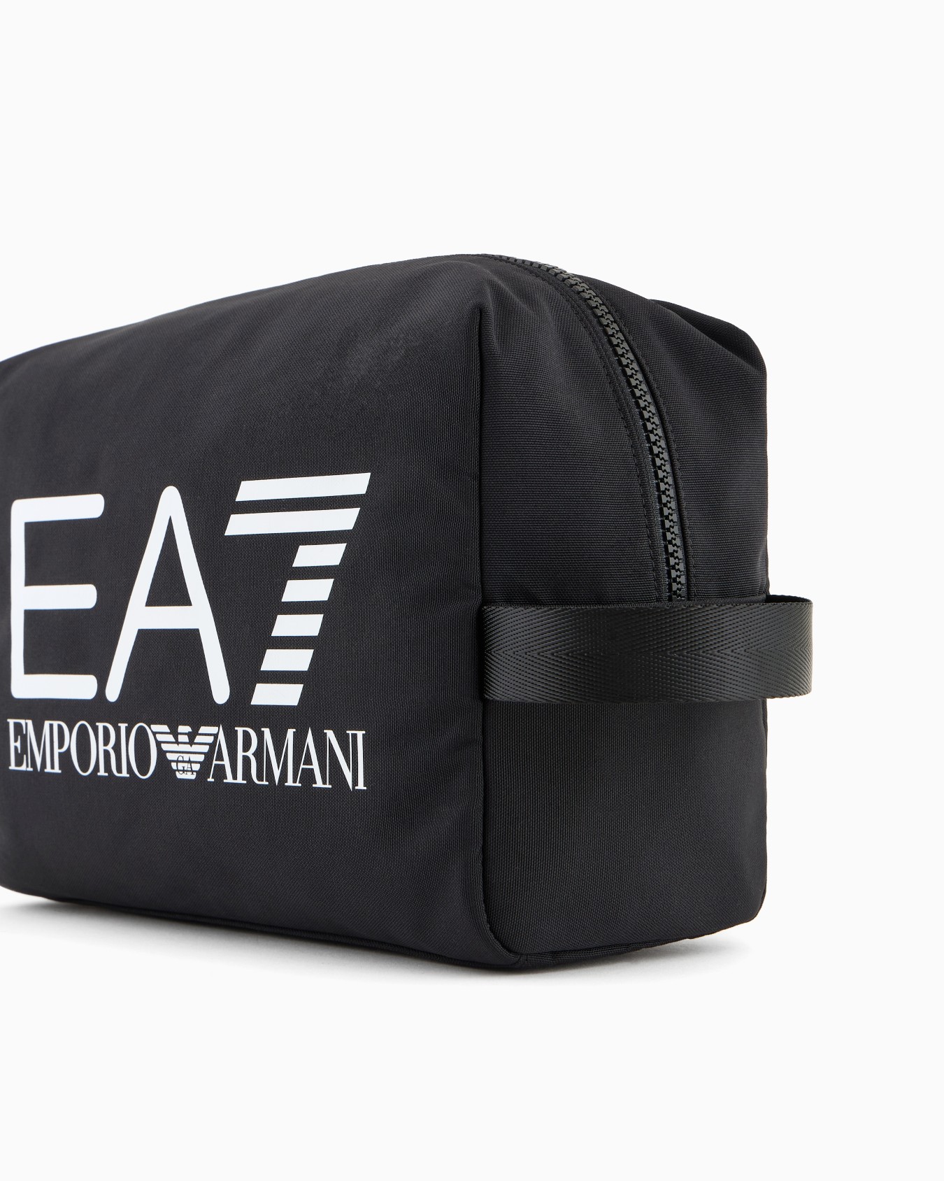 Washbag with oversized logo Slide 2