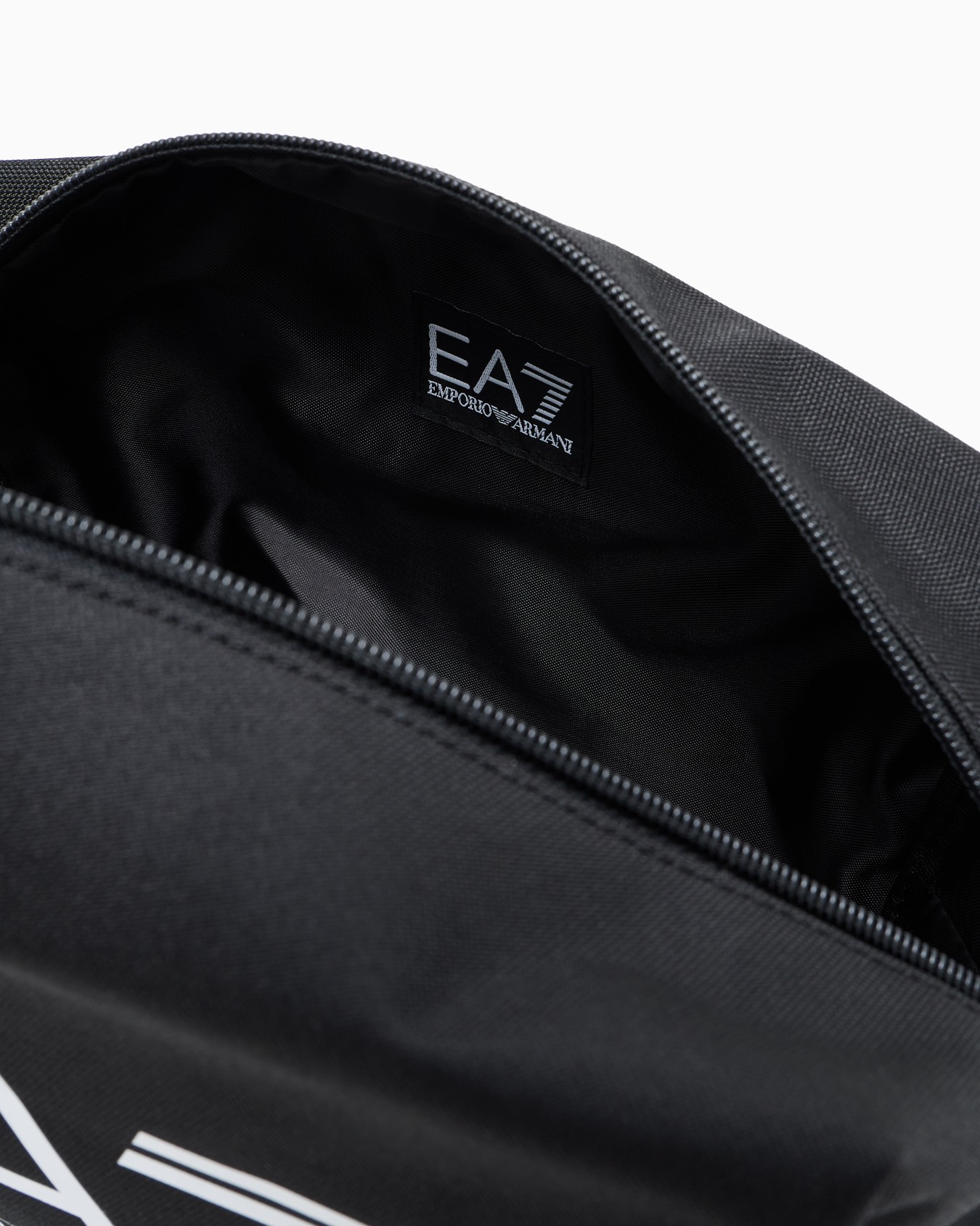 Train Core washbag with EA7 logo Slide 2