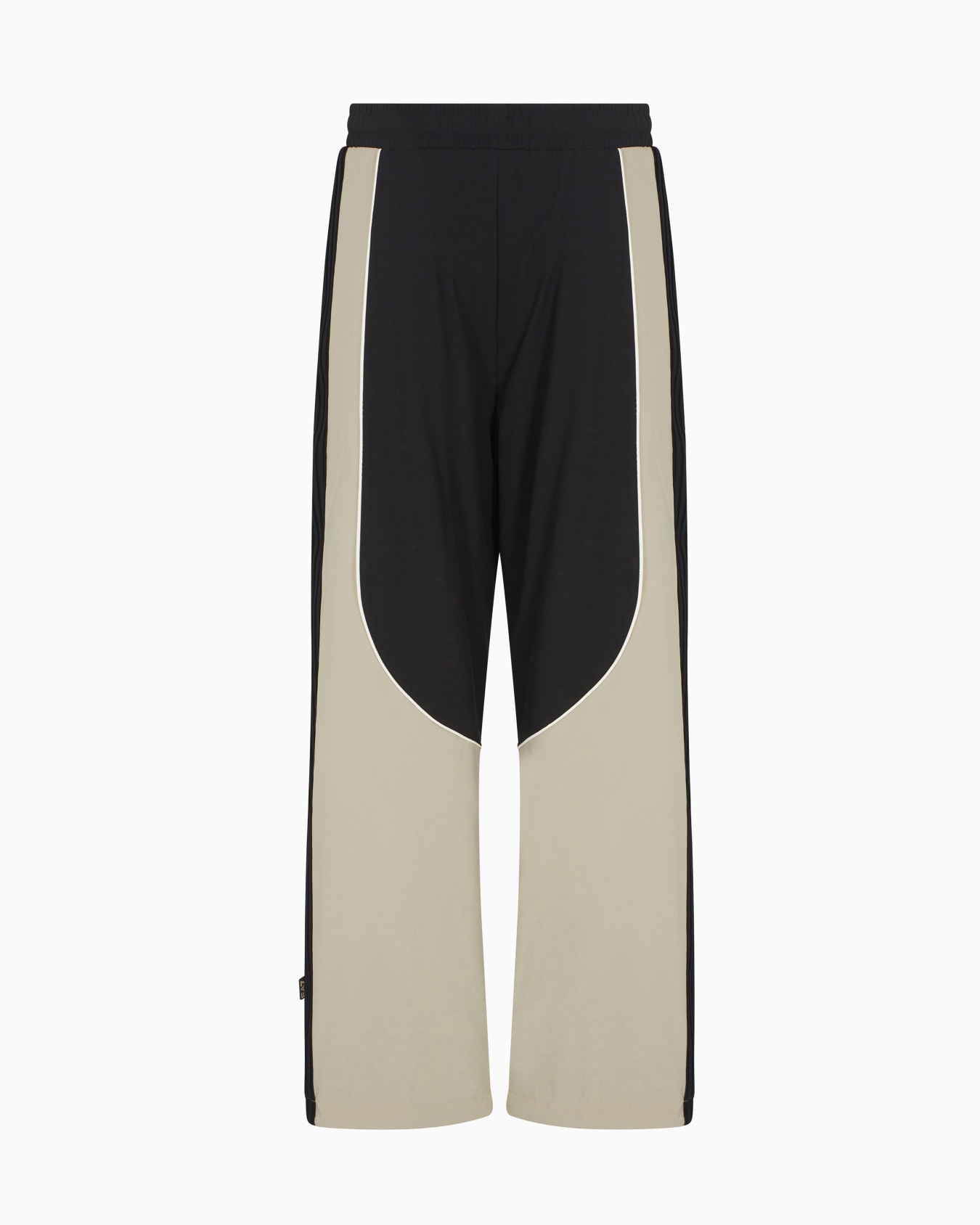 スウェットパンツ スライドする 1