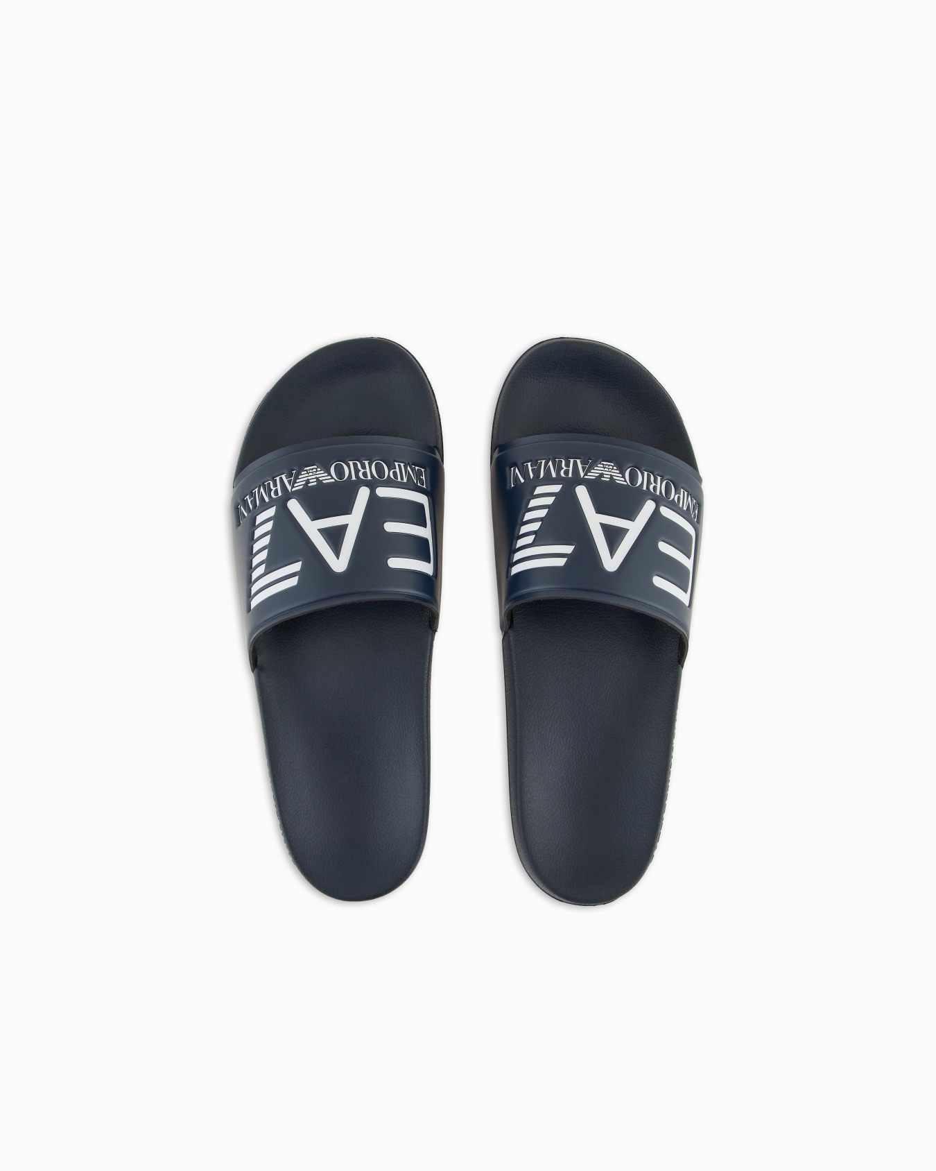 Claquettes avec grand logo Diapositive 2