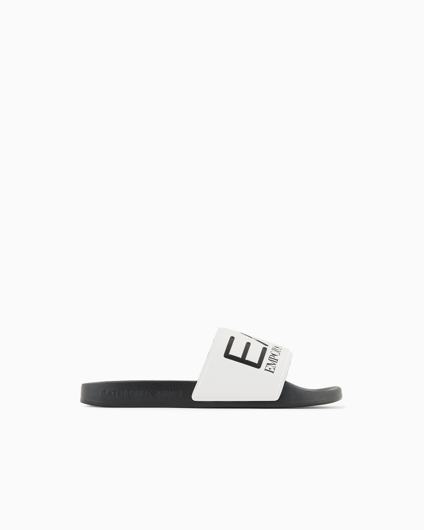 Claquettes avec grand logo Diapositive 0