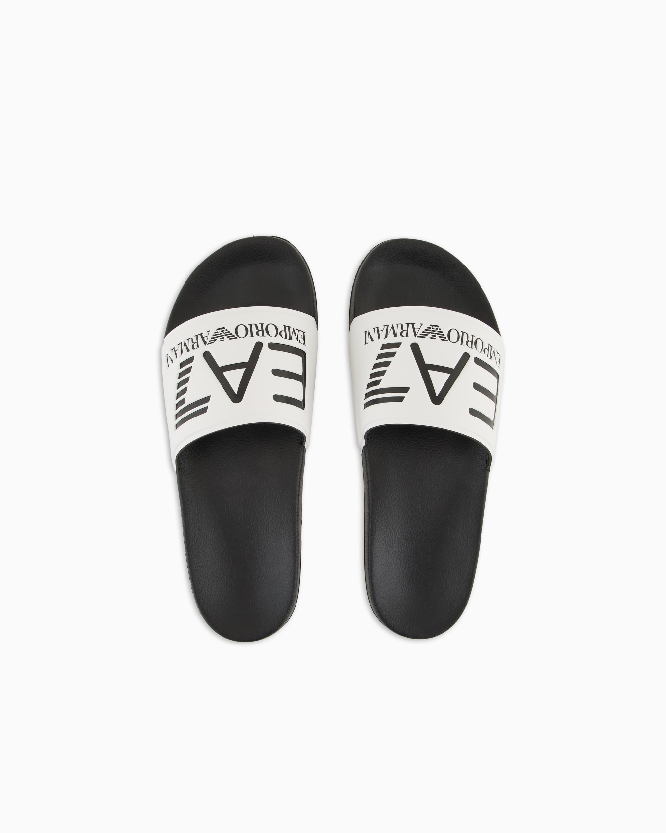 Claquettes avec grand logo Diapositive 2
