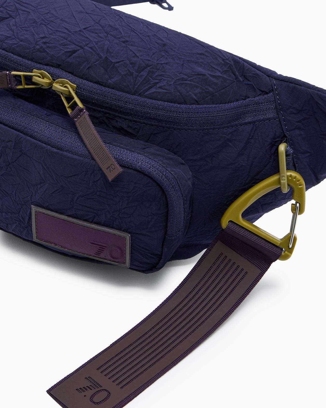 7.0 nylon belt bag  Slide 4