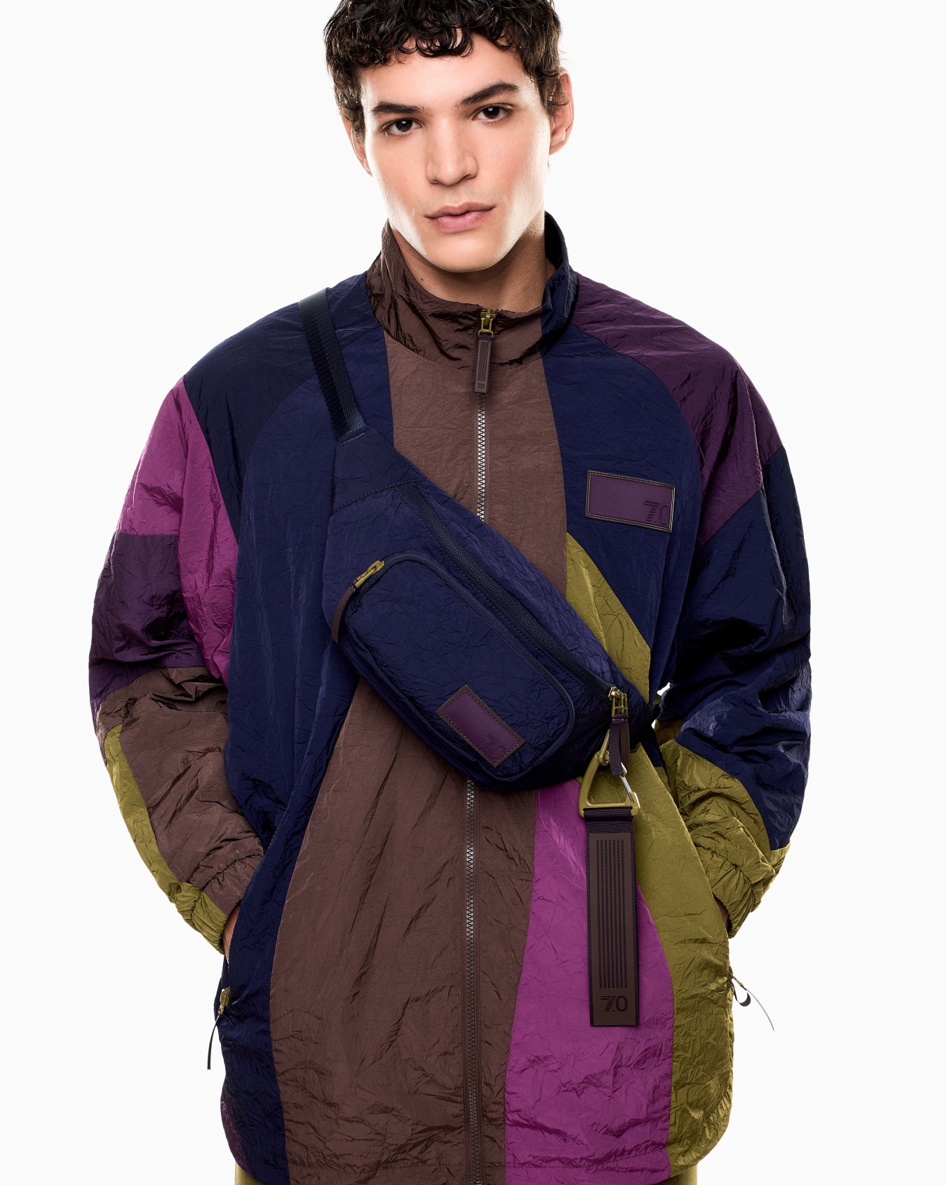7.0 nylon belt bag  Slide 5