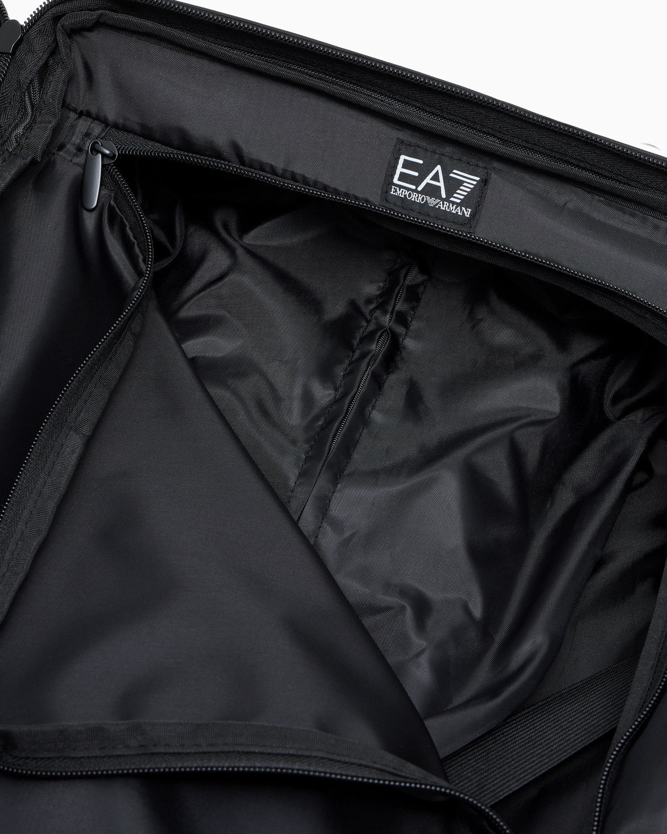 Technical fabric cabin trolley Slide 5