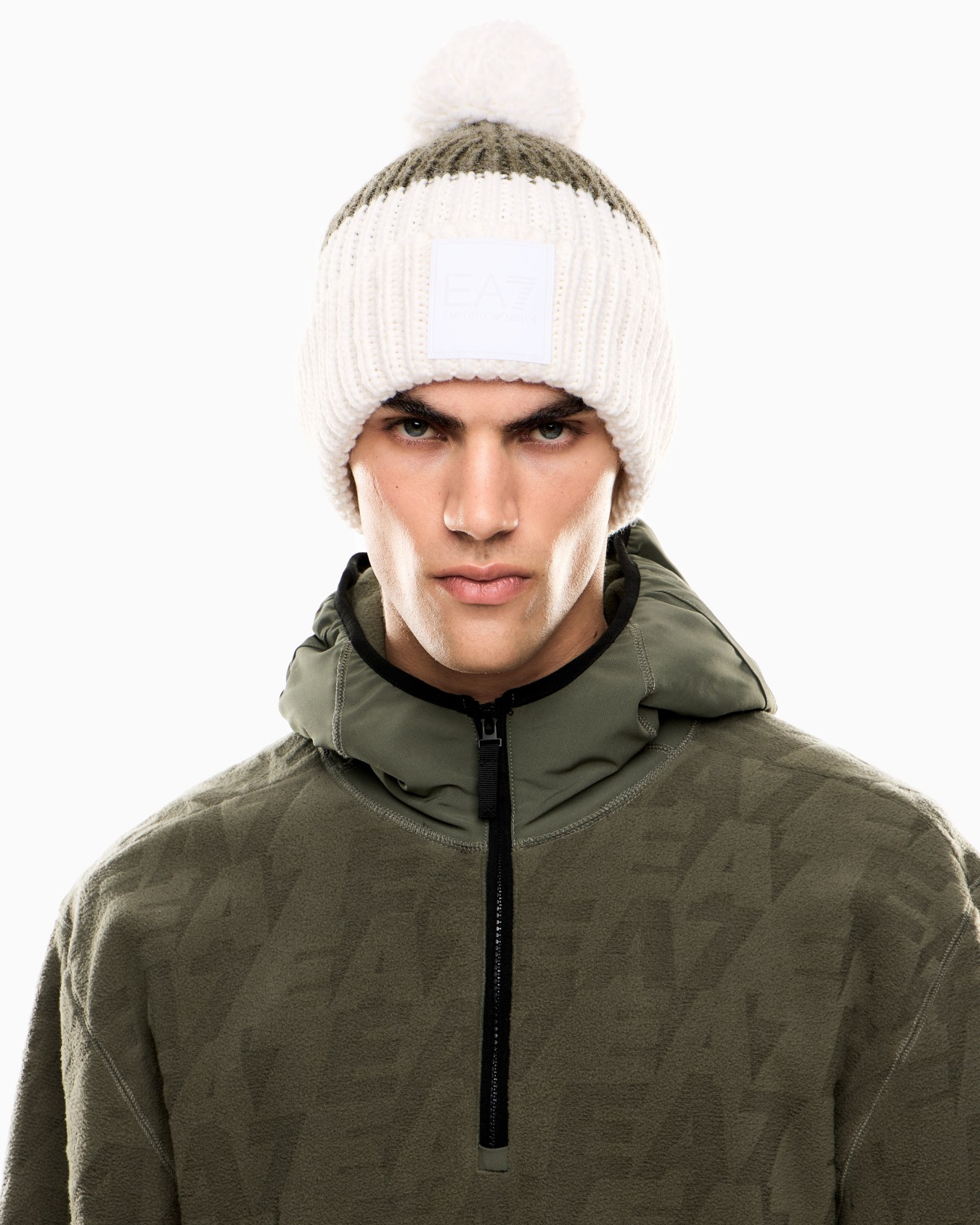 Wool-blend beanie with a pom-pom Slide 2