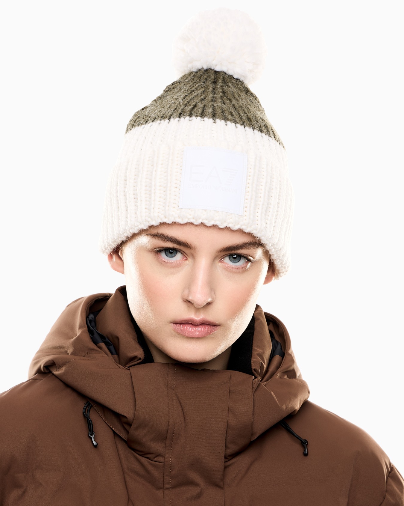 Wool-blend beanie with a pom-pom Slide 3