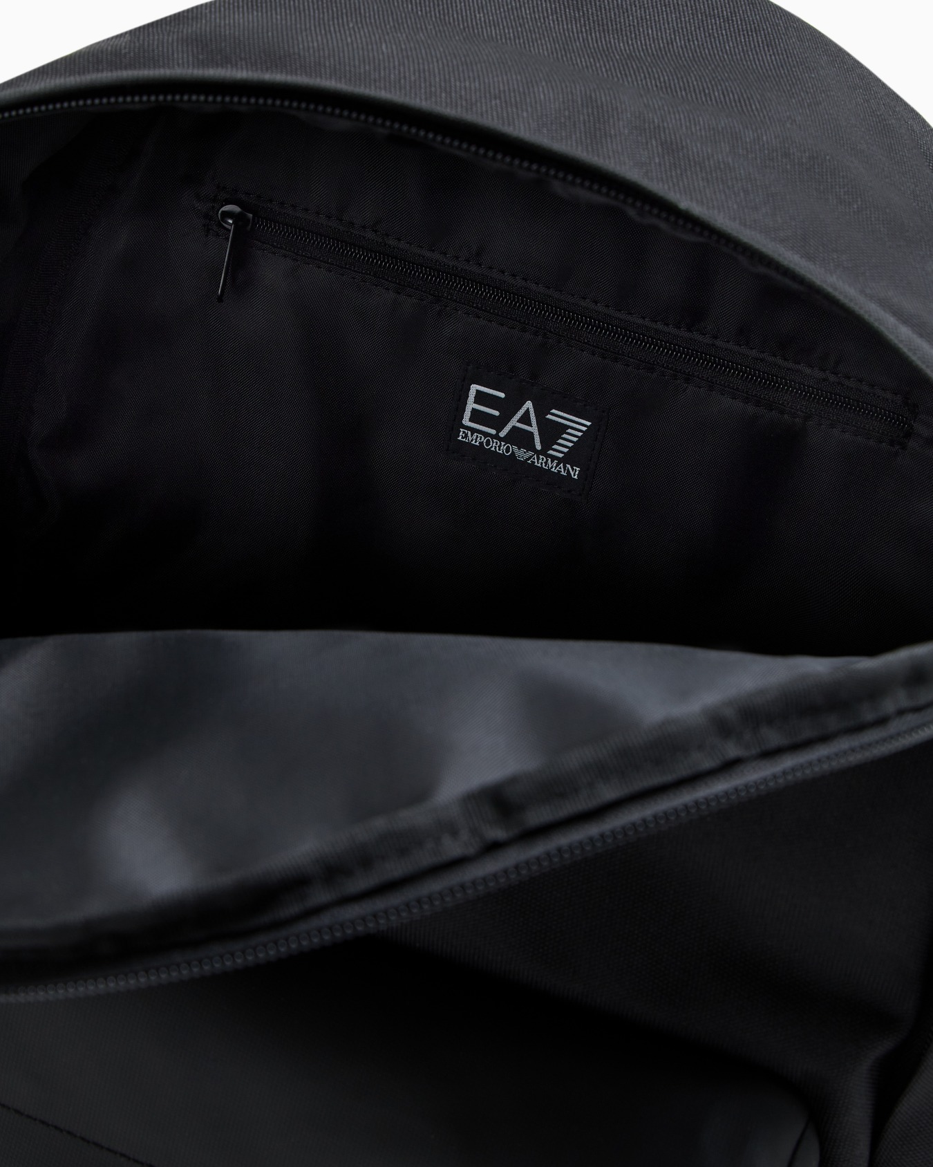 Train Core round backpack with oversized EA7 Logo Slide 3