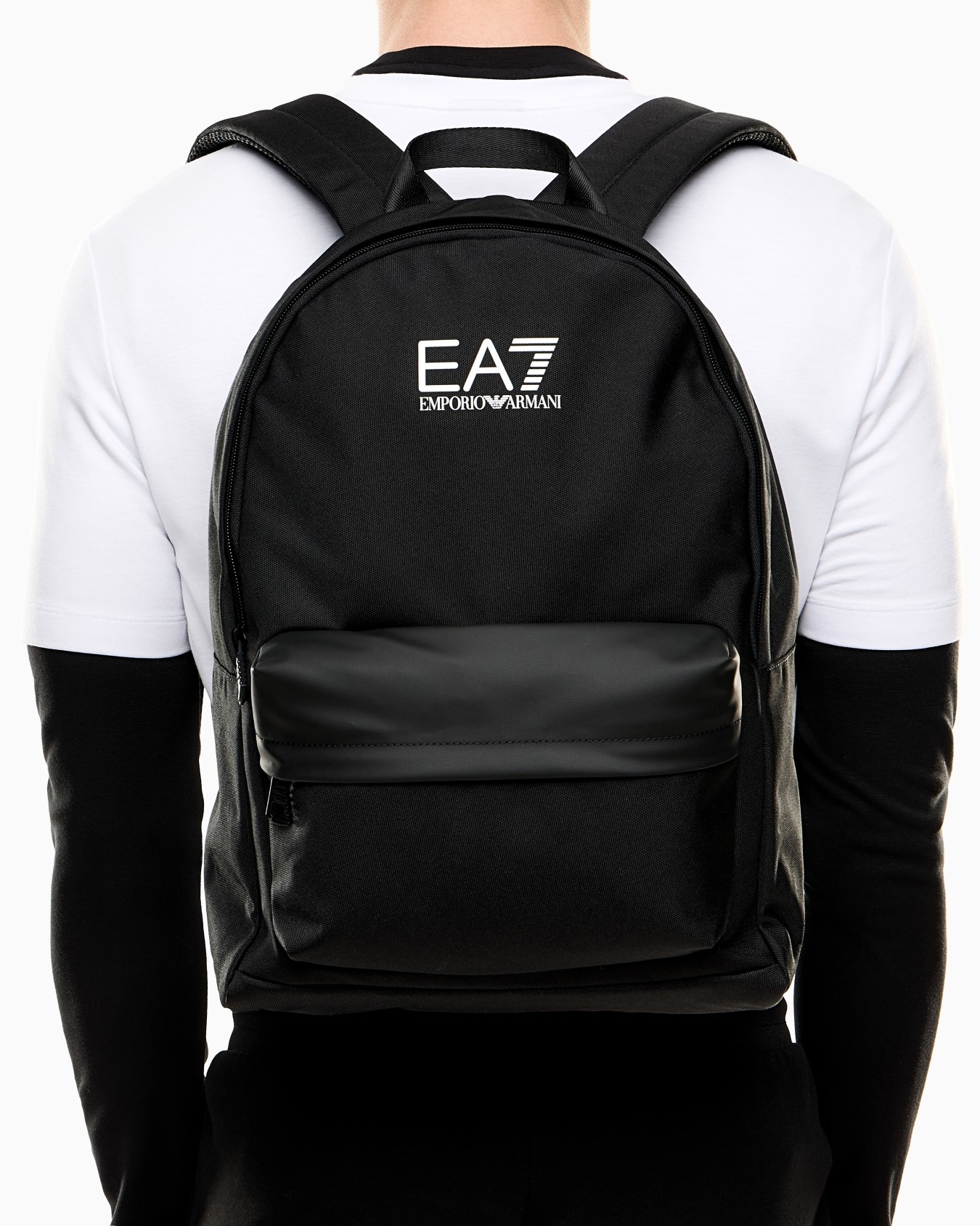 Train Core round backpack with oversized EA7 Logo Slide 5