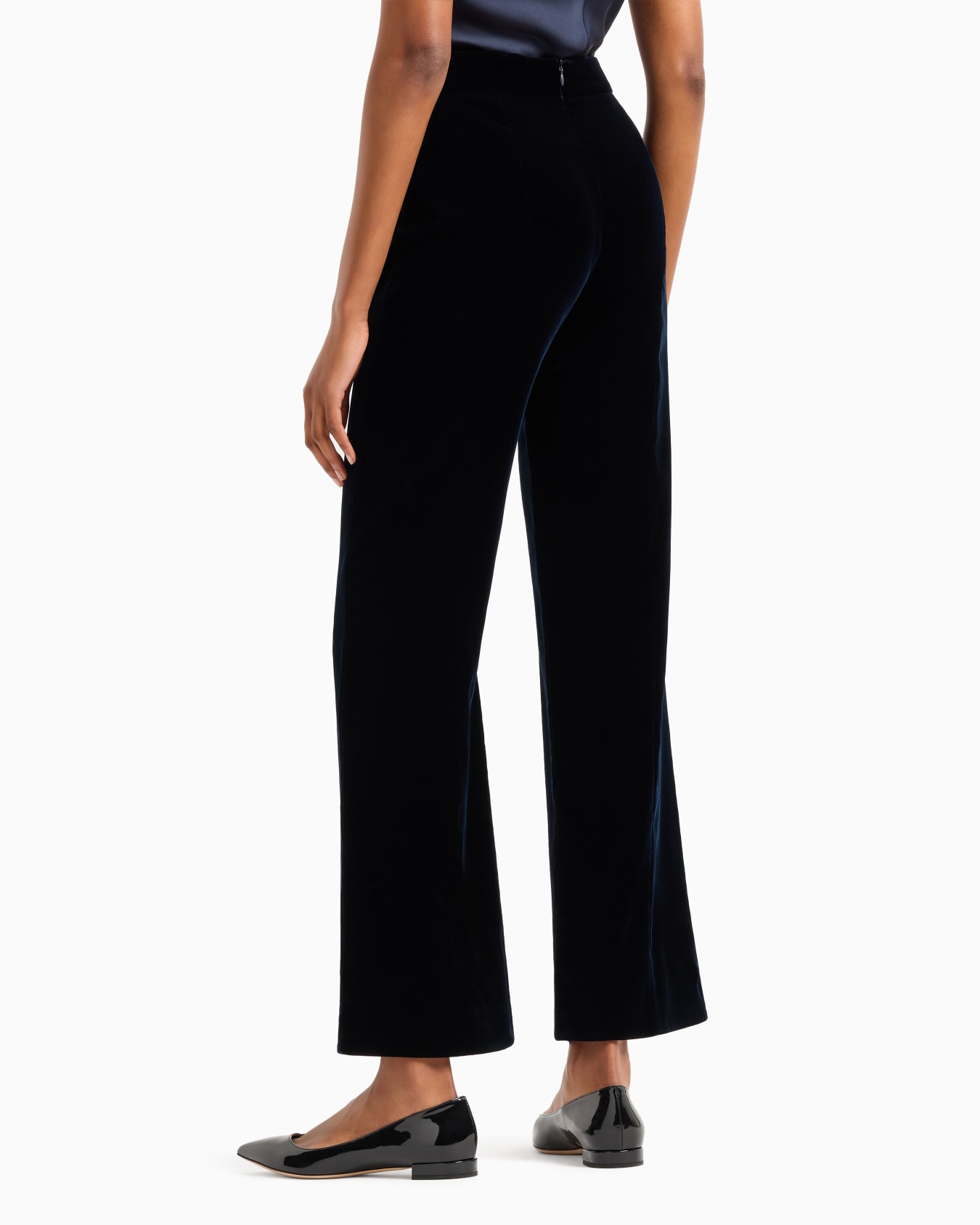 Cropped trousers in velvet スライドする 2
