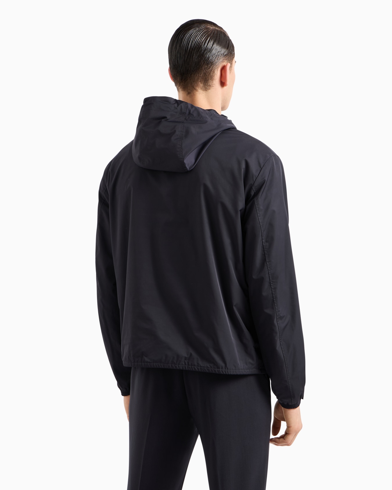 Blouson en nylon déperlant avec capuche et écusson logo Diapositive 2