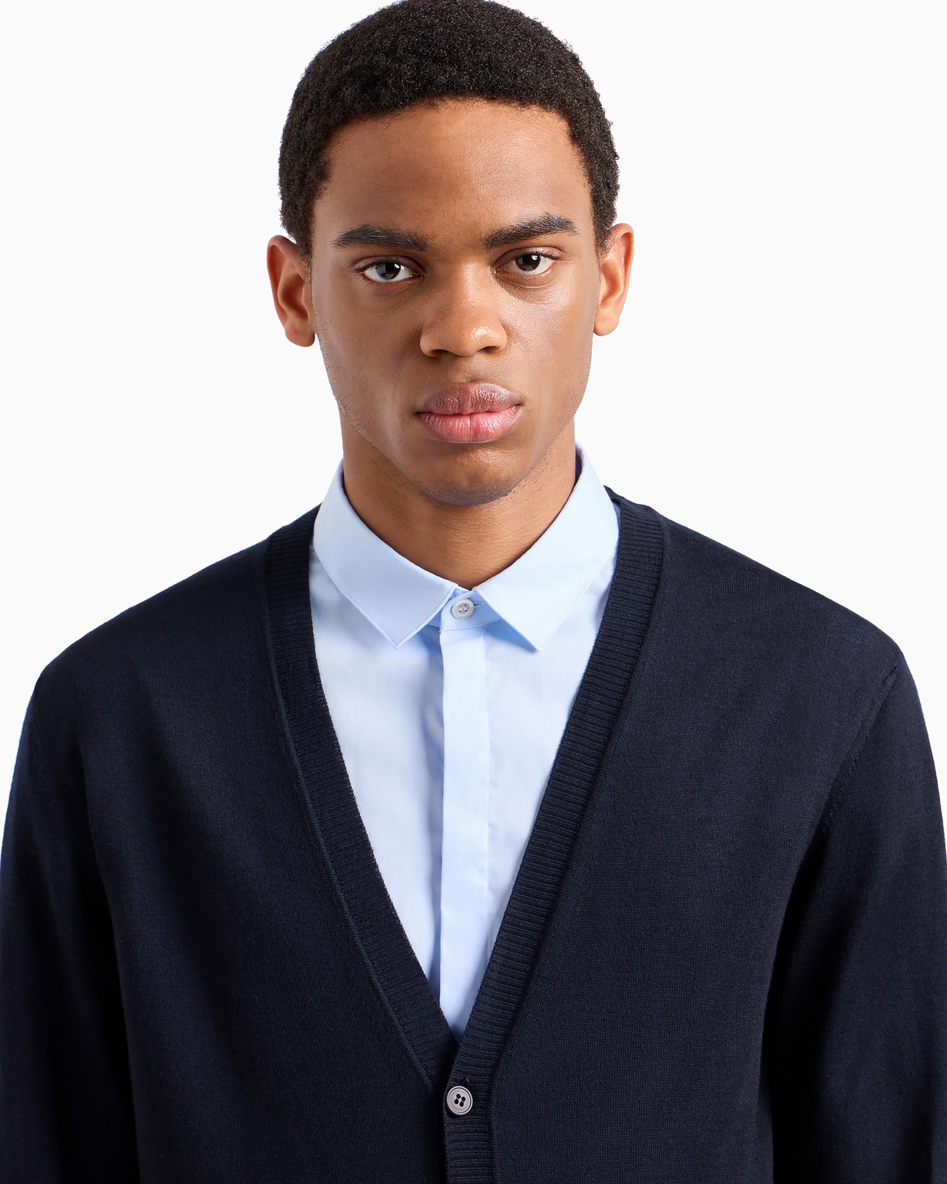 Plain-knit, virgin-wool V-neck cardigan Slide 4