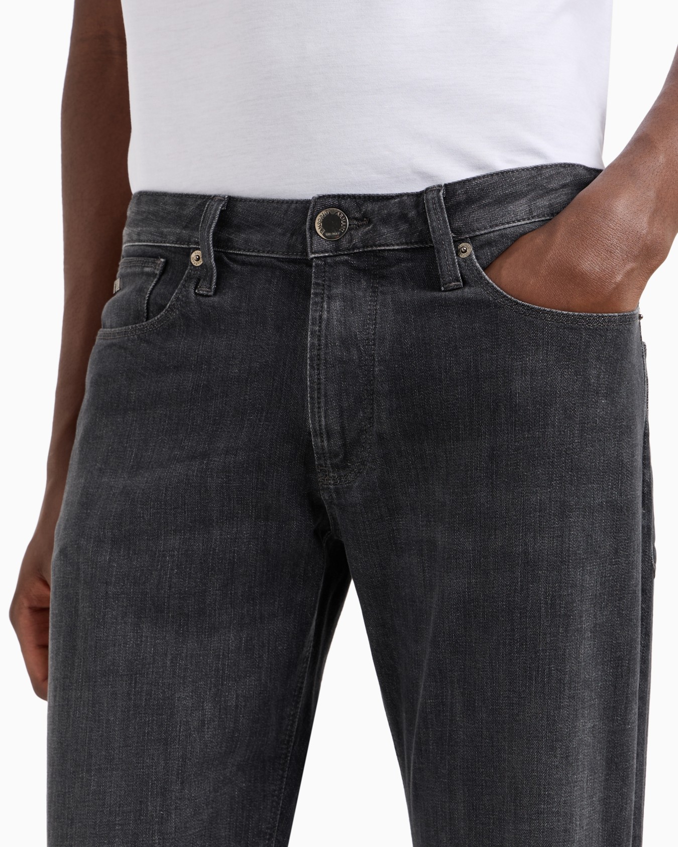 Vaqueros J06 slim fit de cómoda sarga denim jaspeada de 10 onzas Diapositiva 4