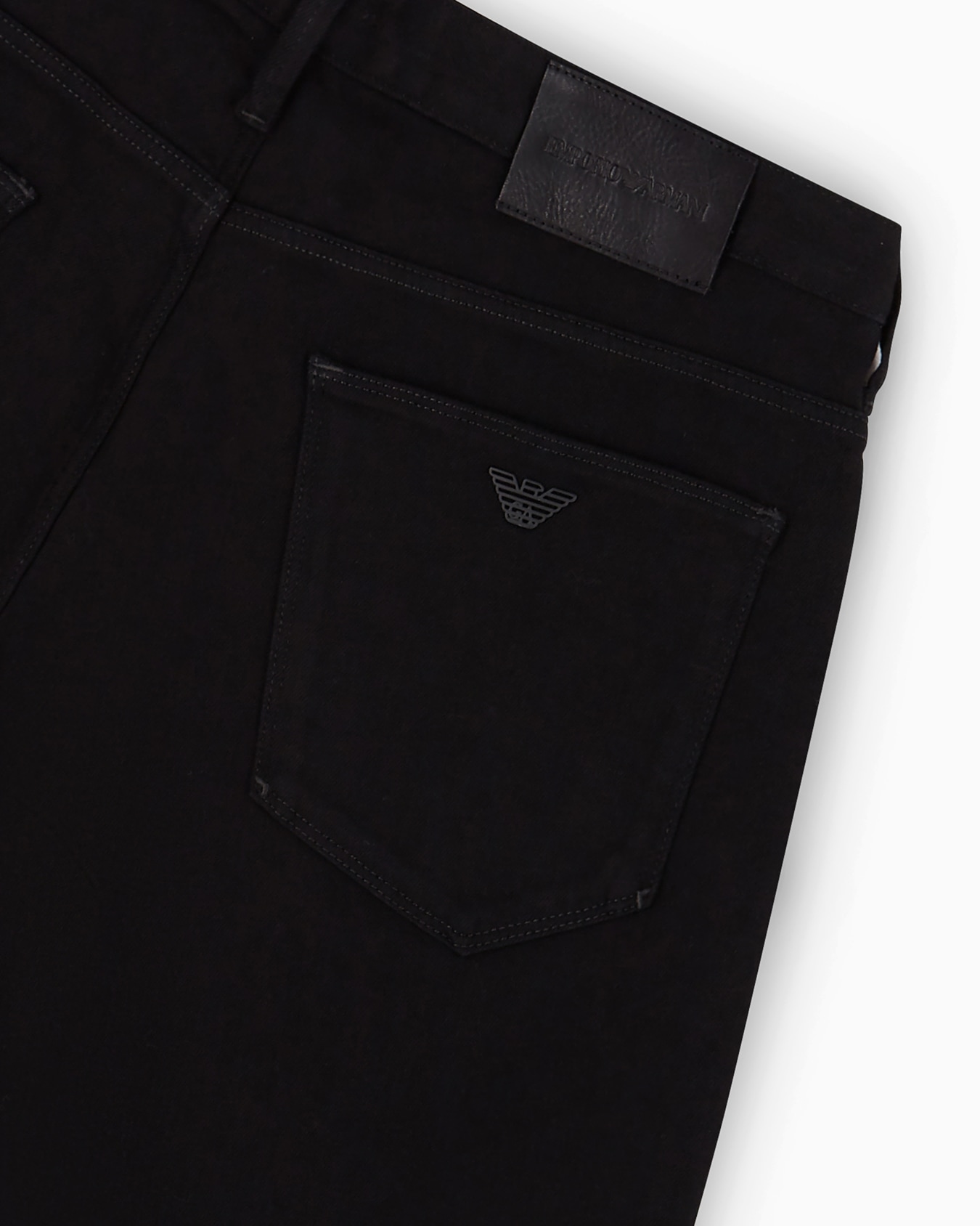 Vaqueros J06 slim fit de cómodo denim lavado de 10,5 onzas Diapositiva 1