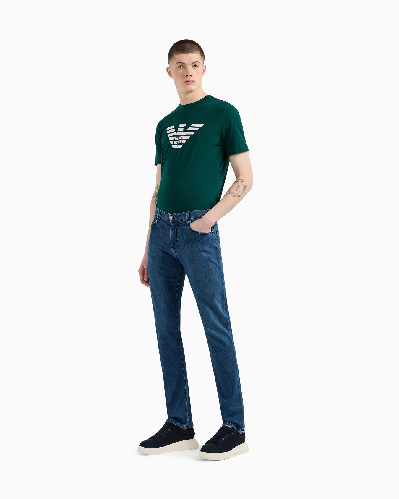Vaqueros J45 regular fit en denim de 8 onzas con lavado efecto usado Diapositiva 1